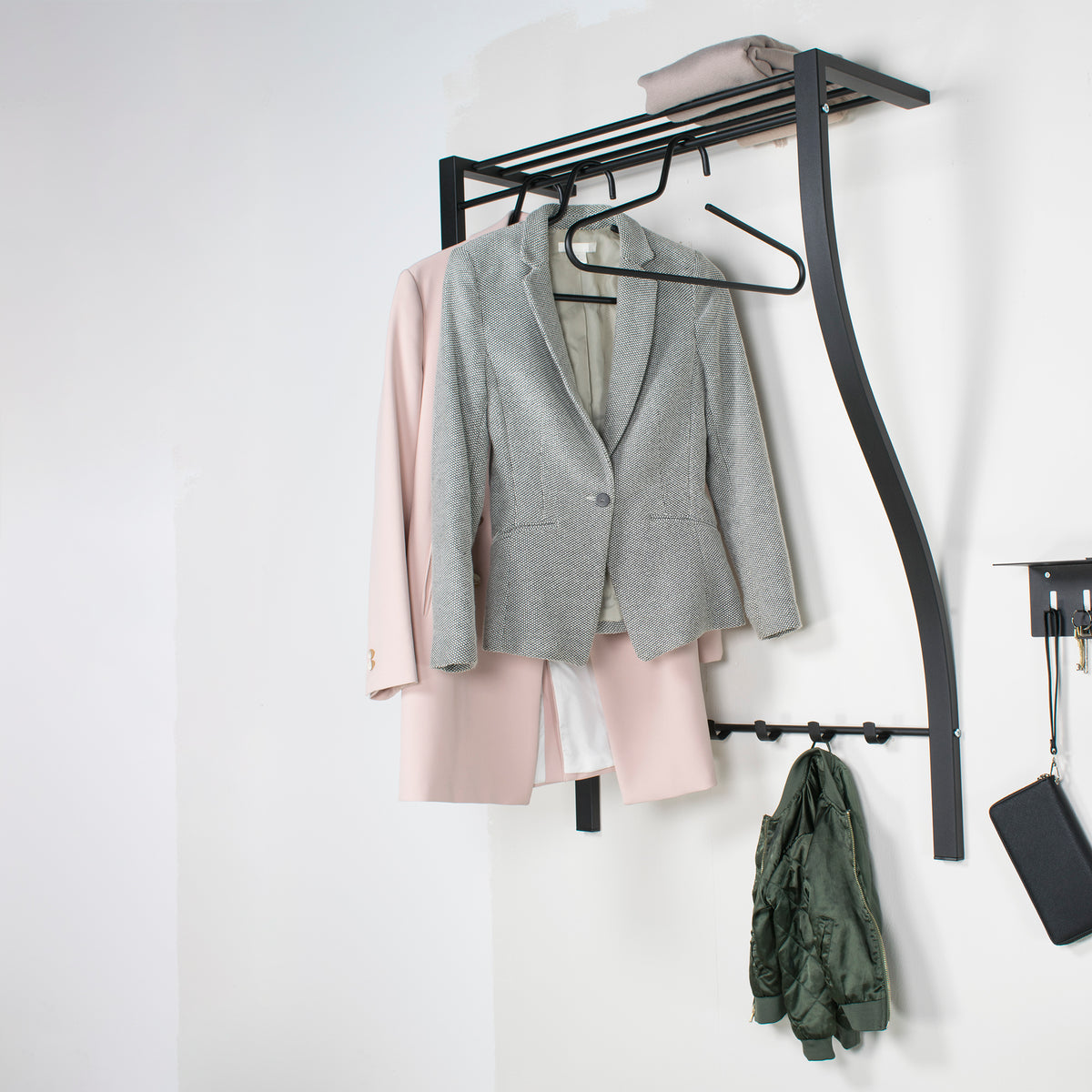 
Design Wandgarderobe „Carve“ - Schwarz
