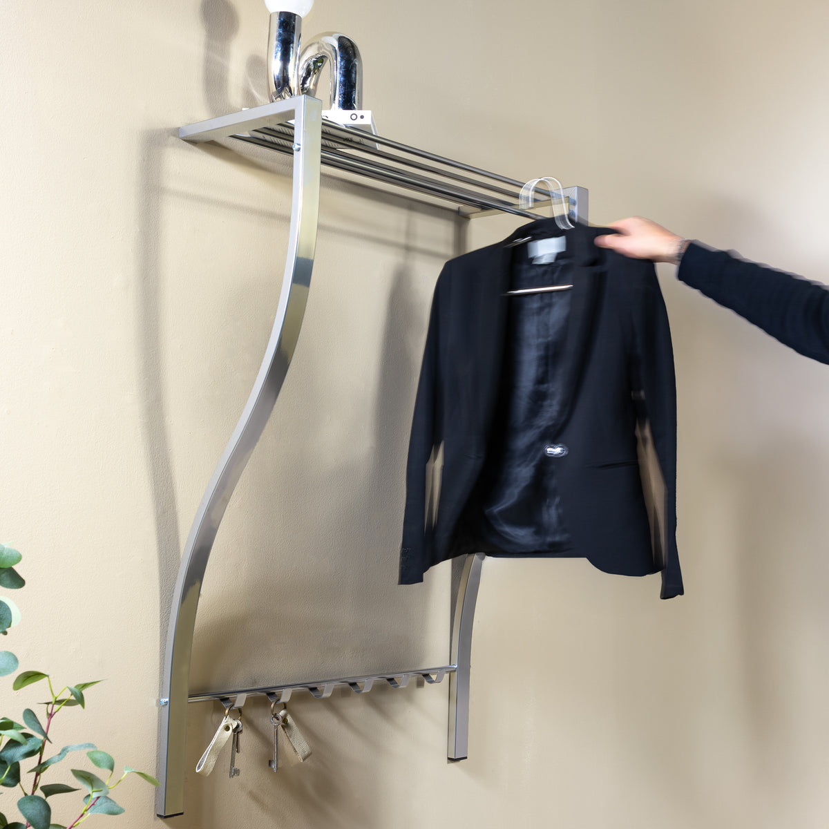 
Design Wandgarderobe „Carve“ - Nickel