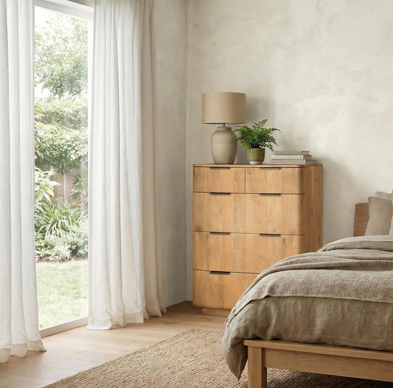 
Massive Chest of Drawers "Nashik"