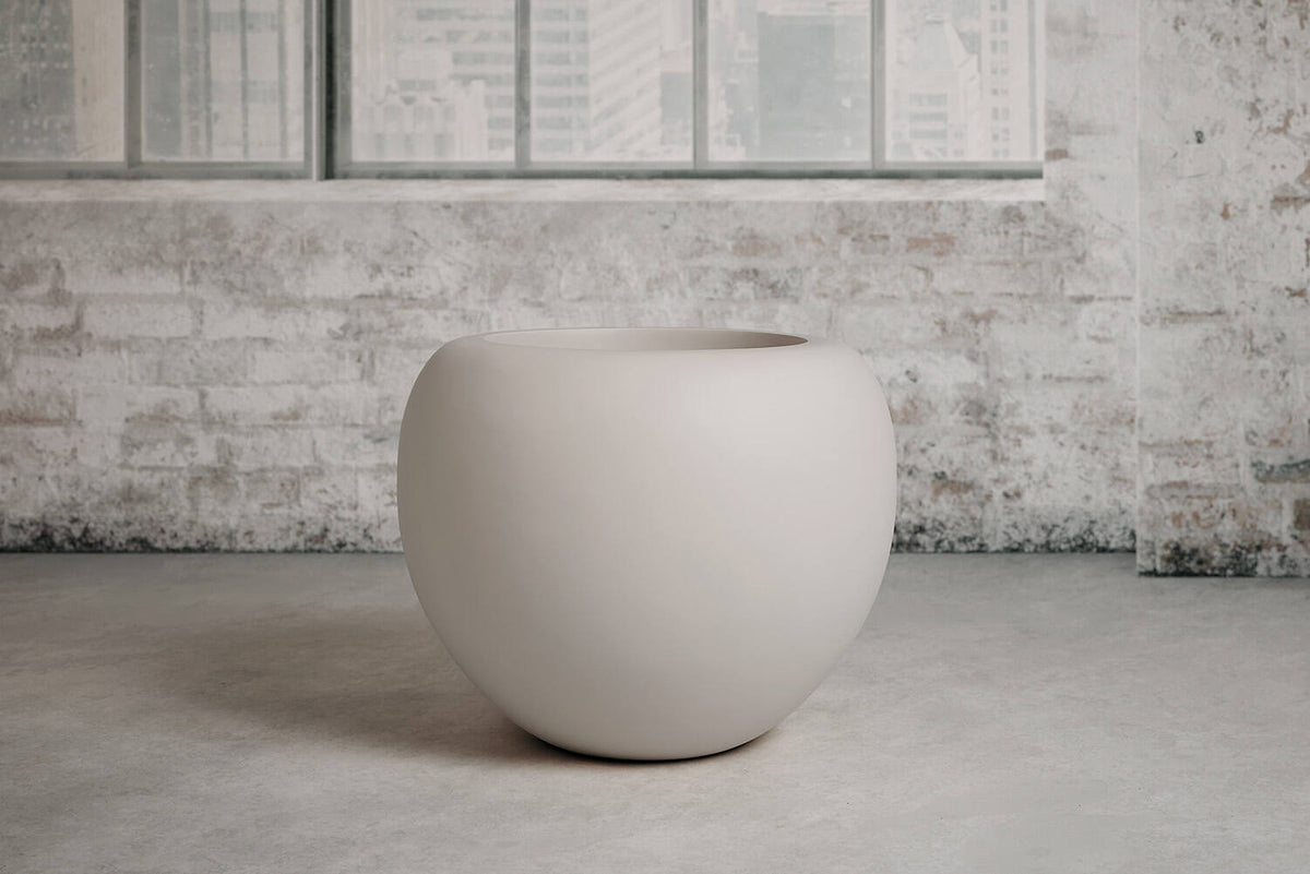 
Vaso per fiori di alta qualità per interni/esterni „Elemental Stream“ - Bianco setoso / Ø 57 x Altezza 46.8 cm