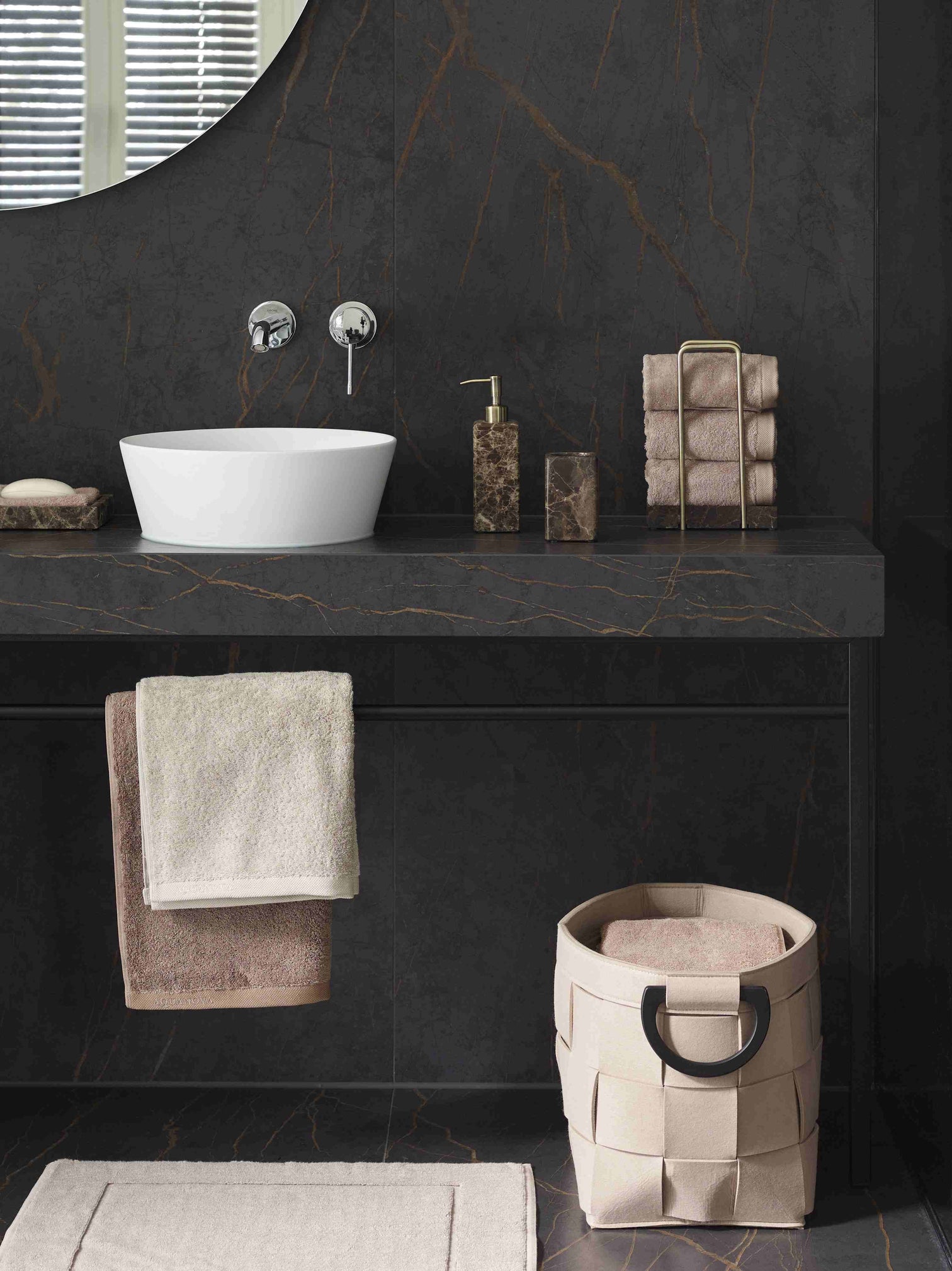 
Gobelet brosses à dents design « Hammam » en marbre, marron