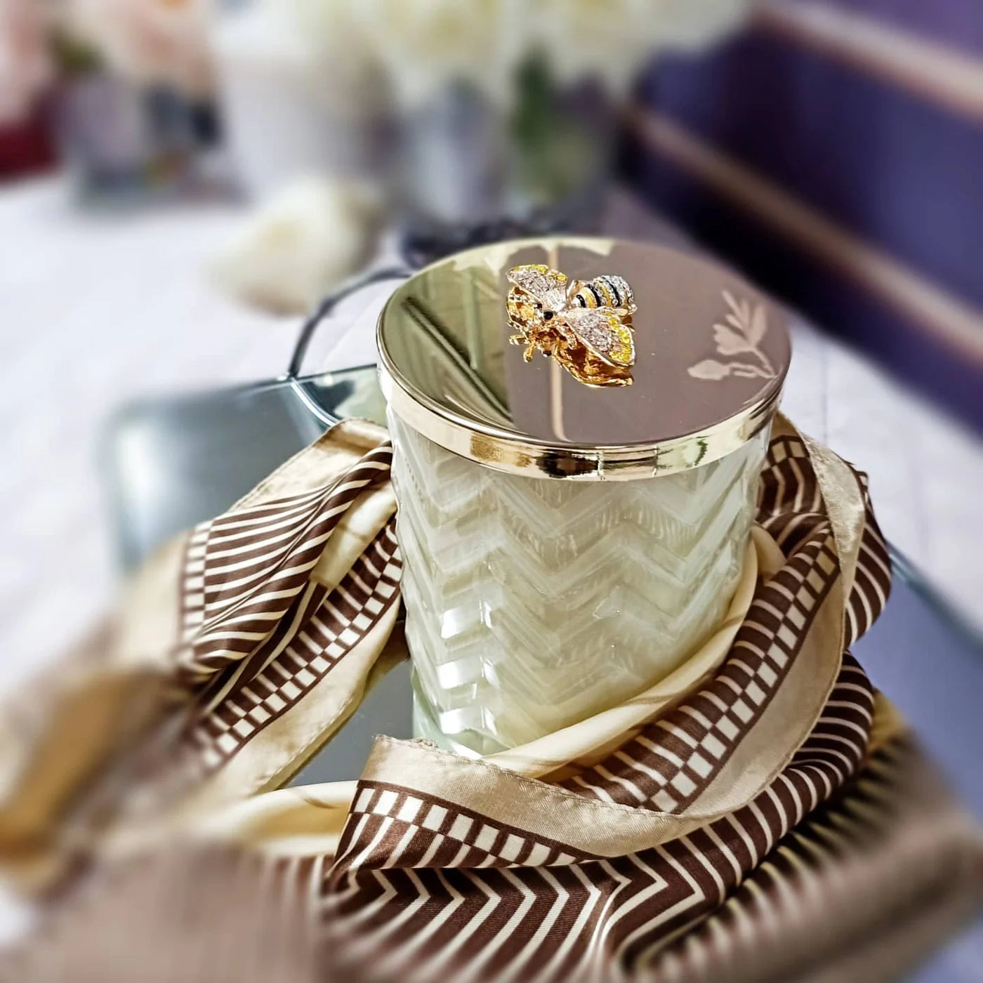 
Coffret cadeau de luxe « Herringbone Cream & Gold », durée de combustion 100 heures