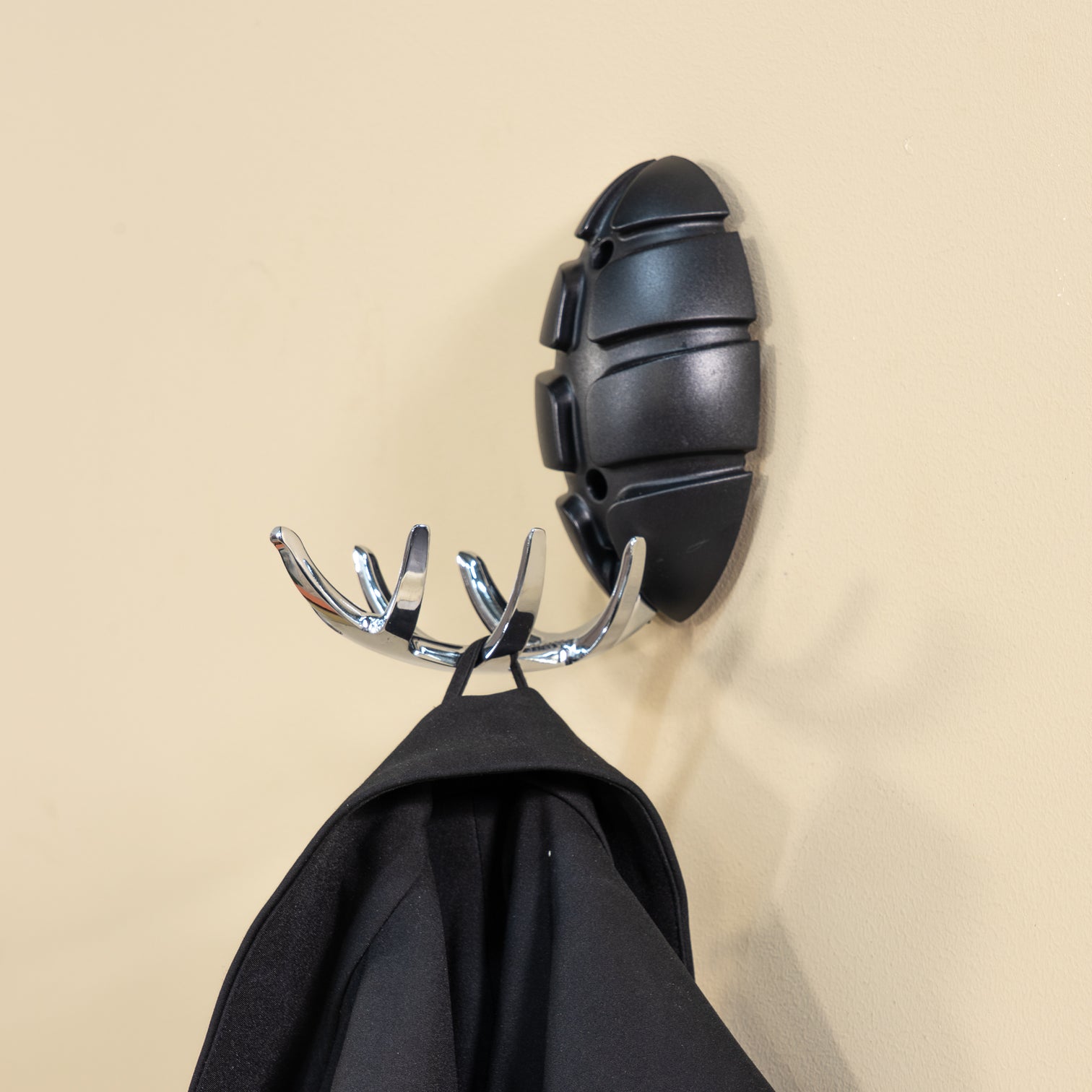 
Patère design « Bug 7 » - Noir/Argent