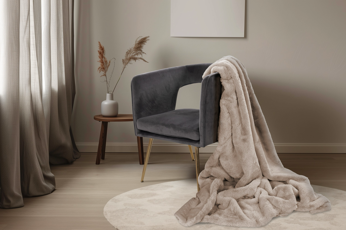 
Hochwertige Kuscheldecke „Heaven“ 150 x 200 cm, Light Taupe
