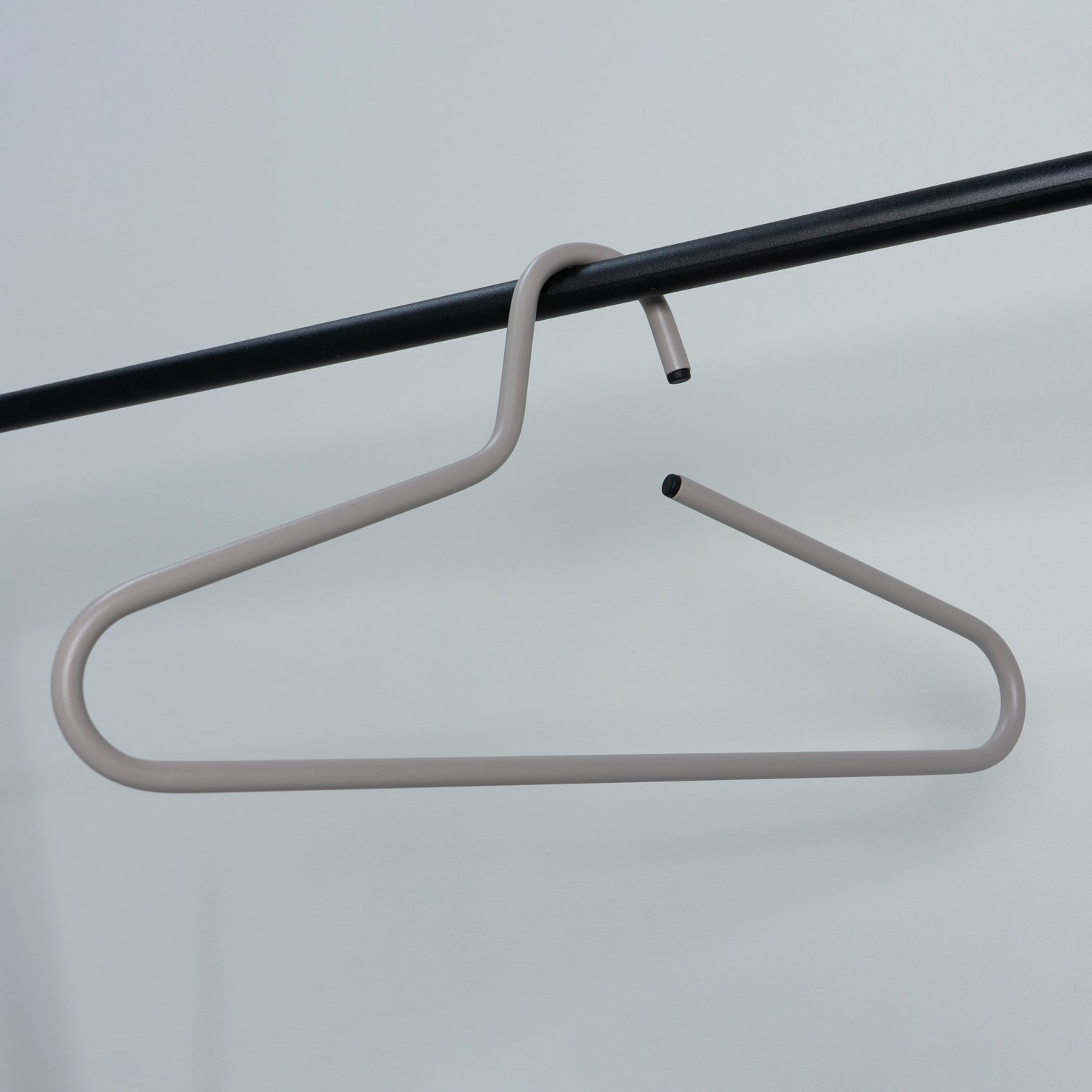 
Design Metall-Kleiderbügel „Victorie“, 5er-Set - Silky Taupe