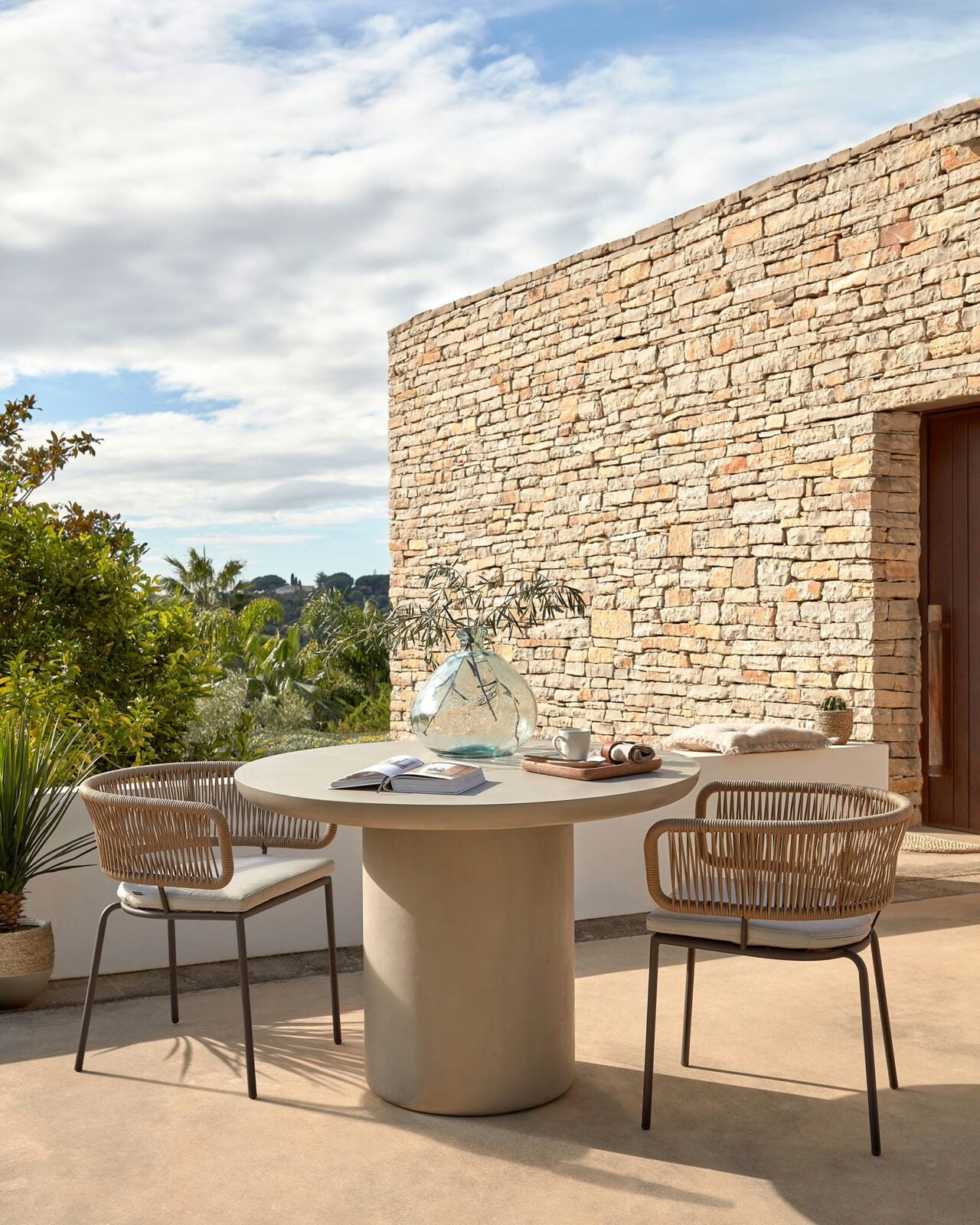 
Table de jardin de qualité supérieure « Taimi » en ciment
