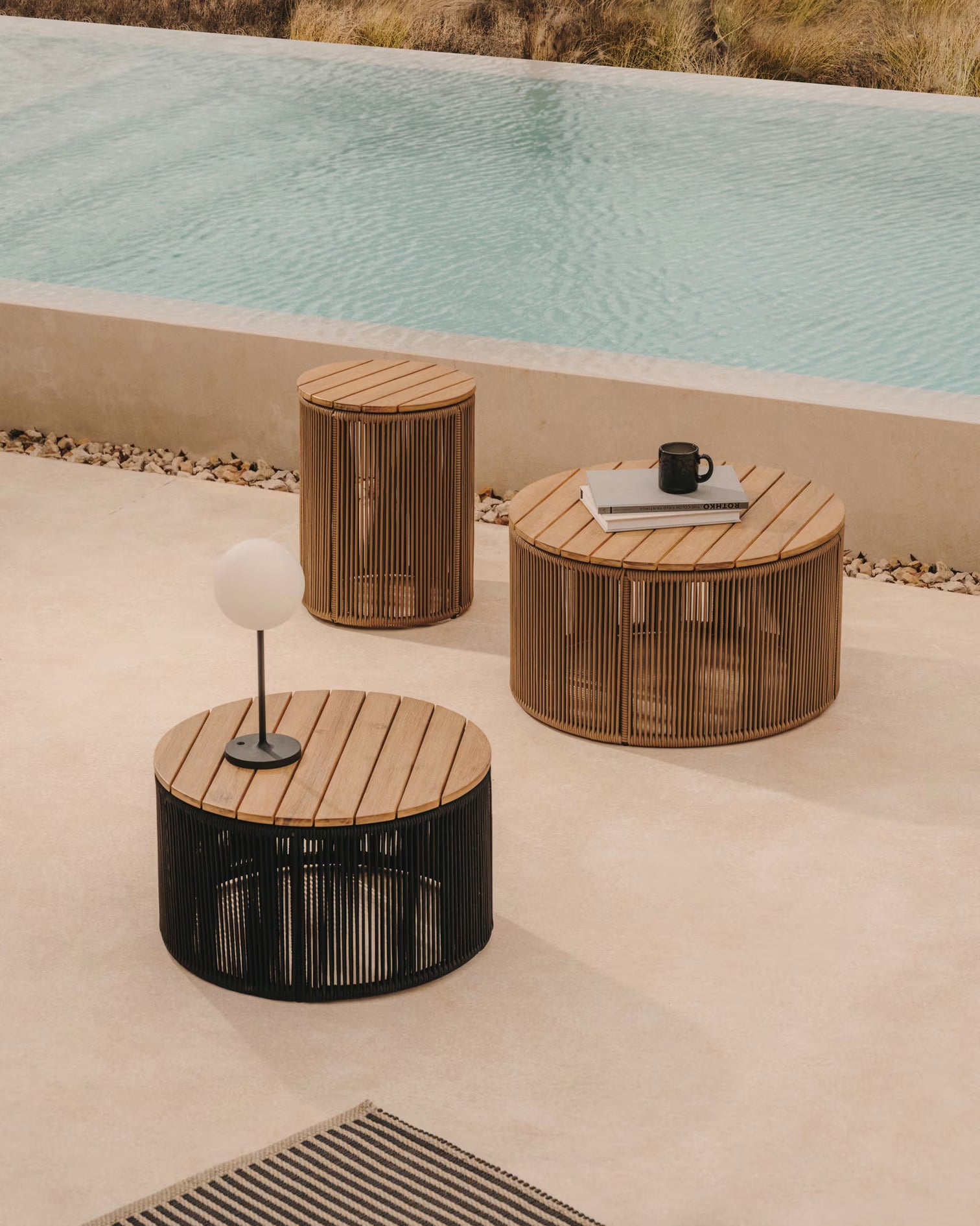 
Outdoor Design Side Table "Dandaro" - Beige