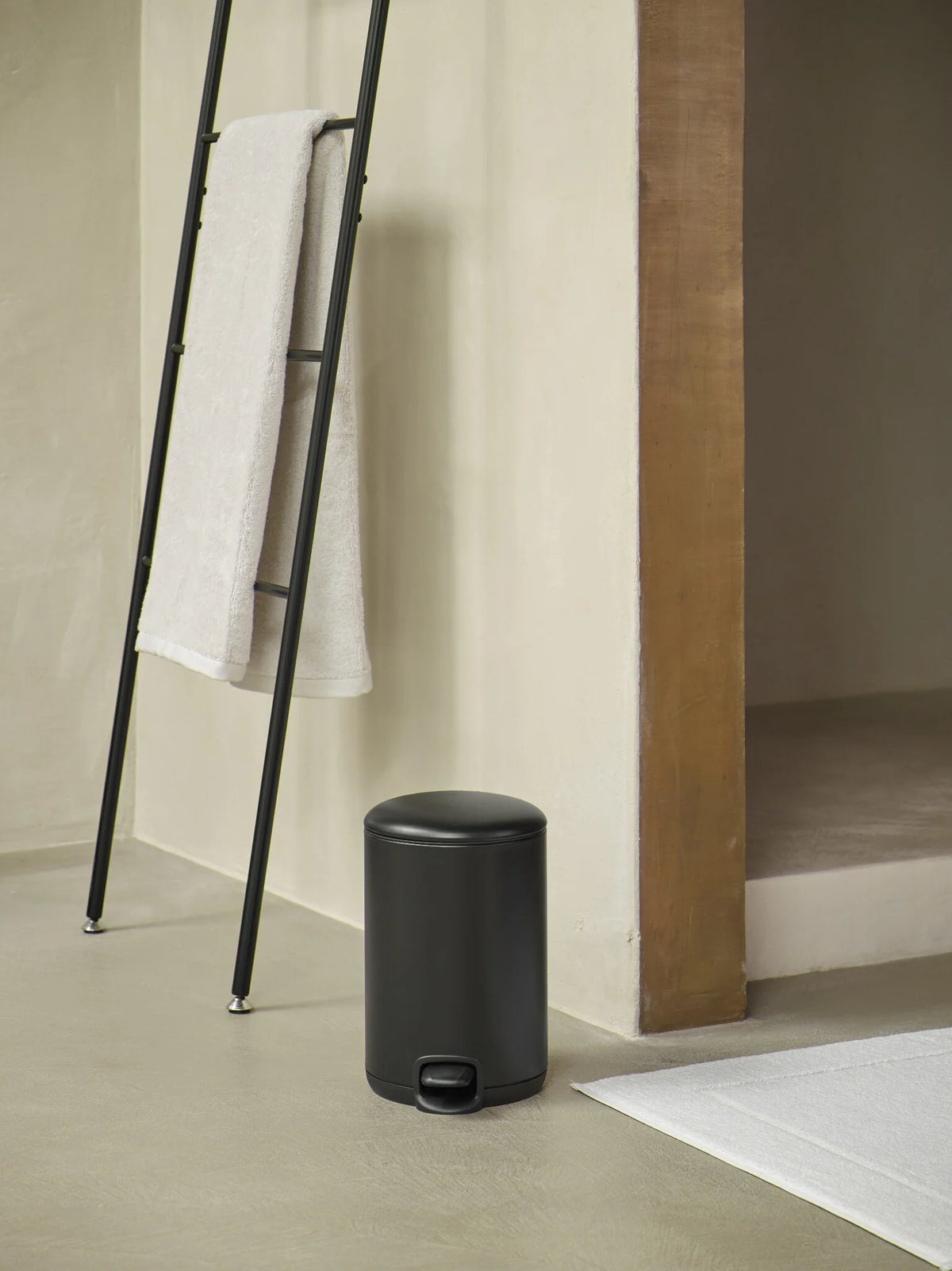 
Poubelle à pédale design « KAZ » 3 litres - Noir