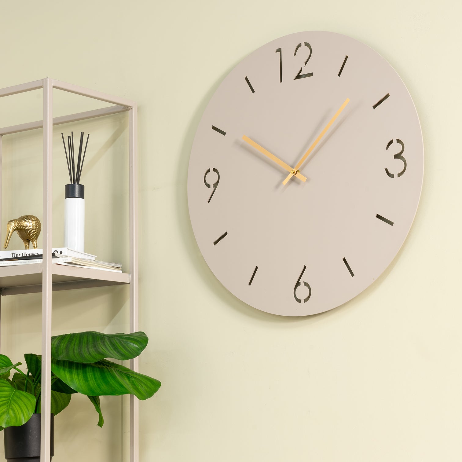 
Design Wanduhr „Times“ Ø 60 cm, Silky Taupe
