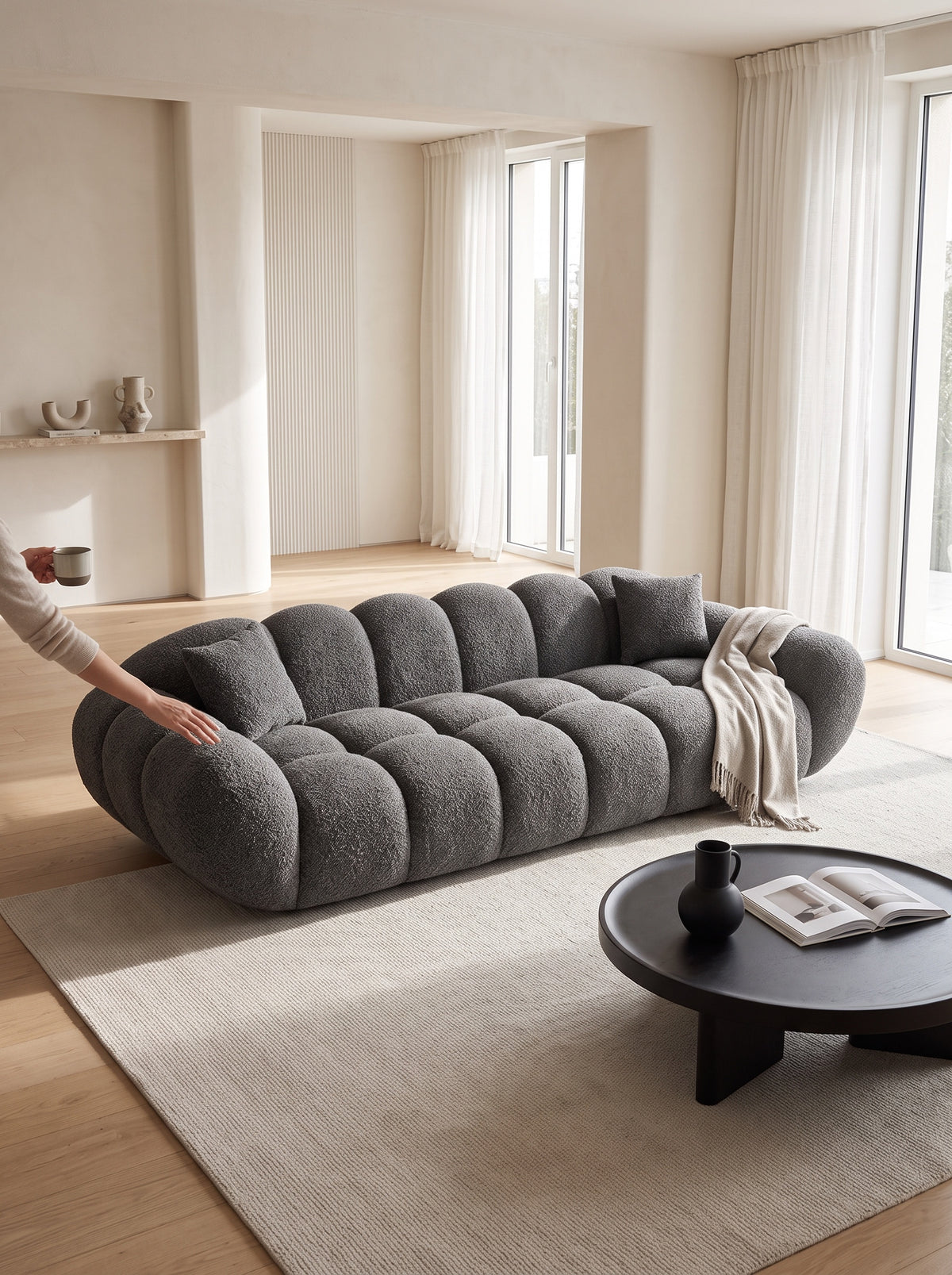 
Divano di design a 4 posti «Levante» con rivestimento in bouclé - Bouclé Grafite