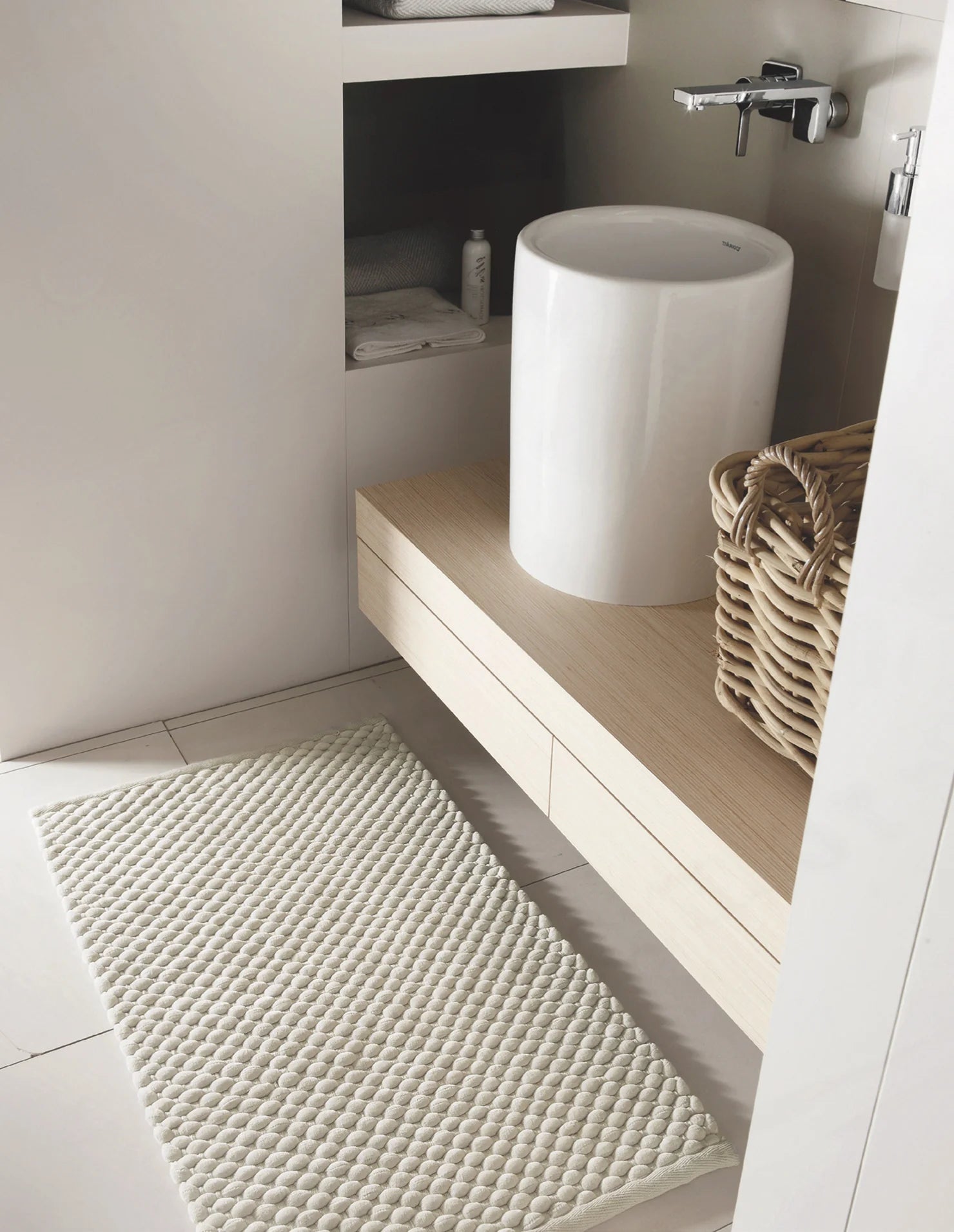 
Handmade, luxurious bath mat "Maks" - Ivory - 60 x 100 cm