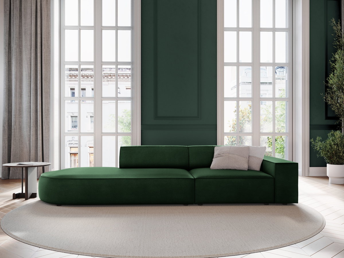 
3-Sitzer Designsofa „Jodie“ mit abgerundetem Ottomane - Samtbezug Smaragdgrün / Ottomane links