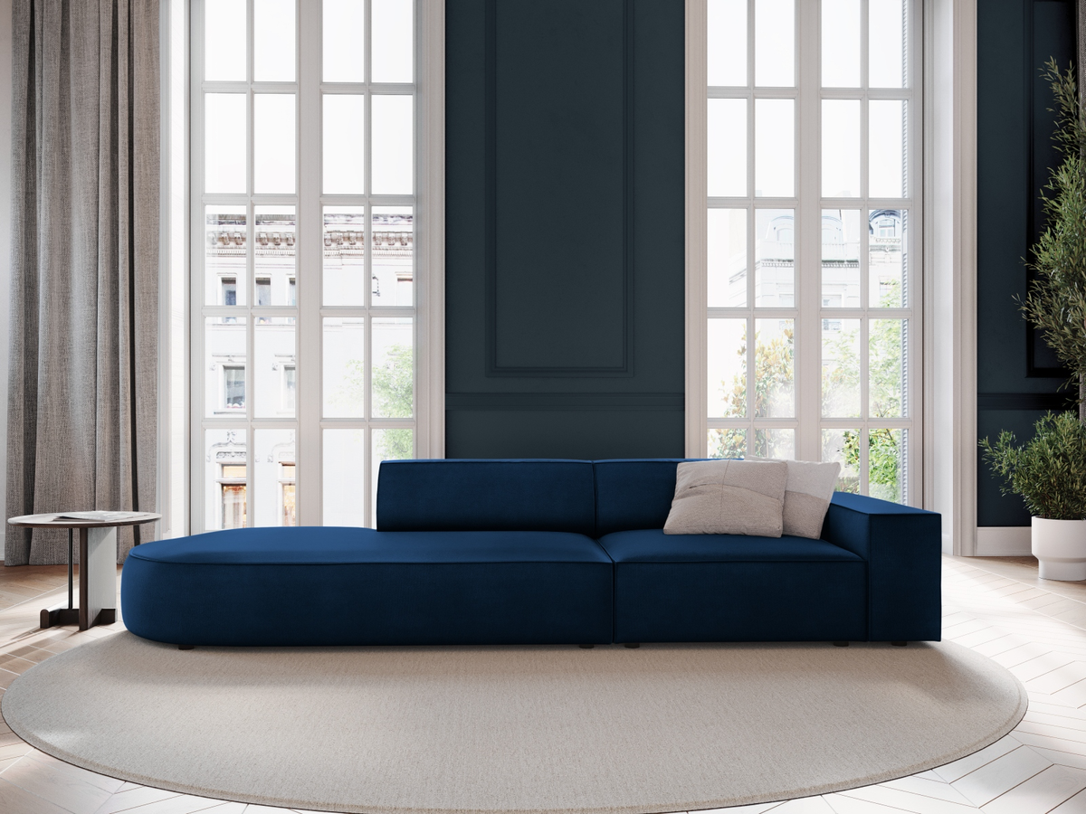 
3-Sitzer Designsofa „Jodie“ mit abgerundetem Ottomane - Samtbezug Königsblau / Ottomane links