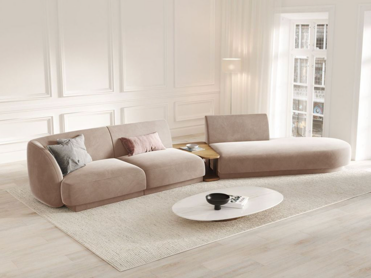 
Modulares Design Sofa „Miley“ mit Beistelltisch (4-Sitzer) - Samt Cappuccino / Ottomane links