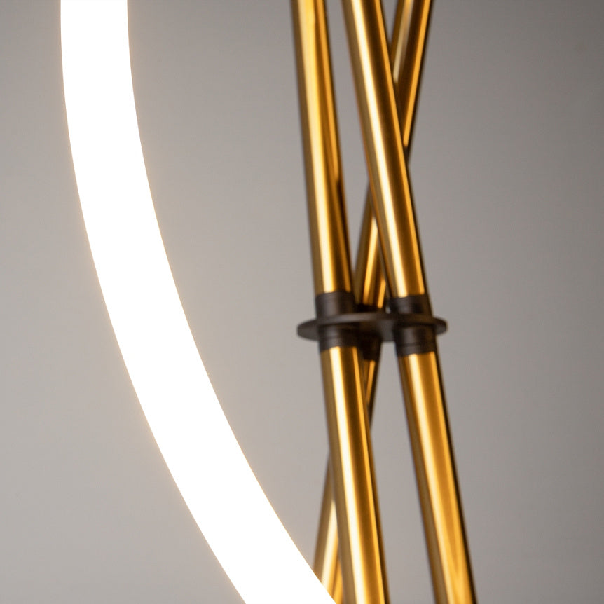 
Lampada da terra di design a LED "Crochet" - Oro