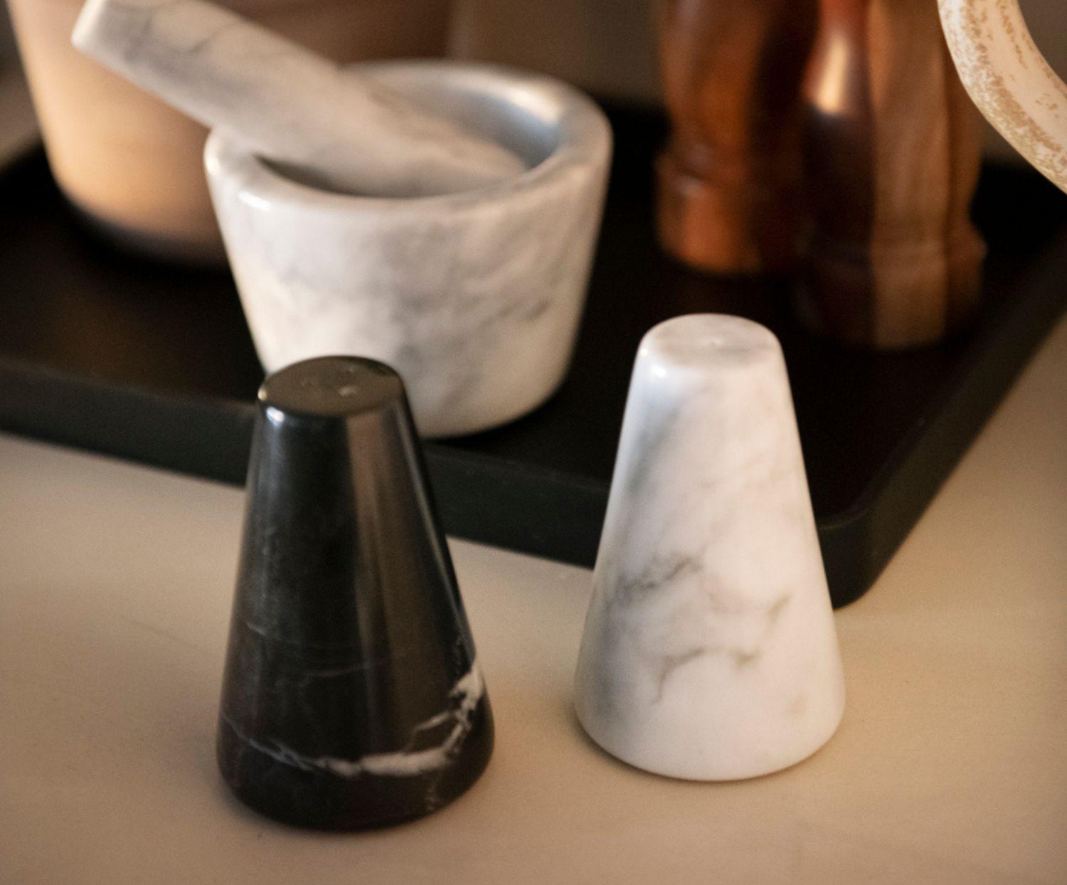 
Ensemble salière et poivrière "Marmo" en 2 pièces, en marbre