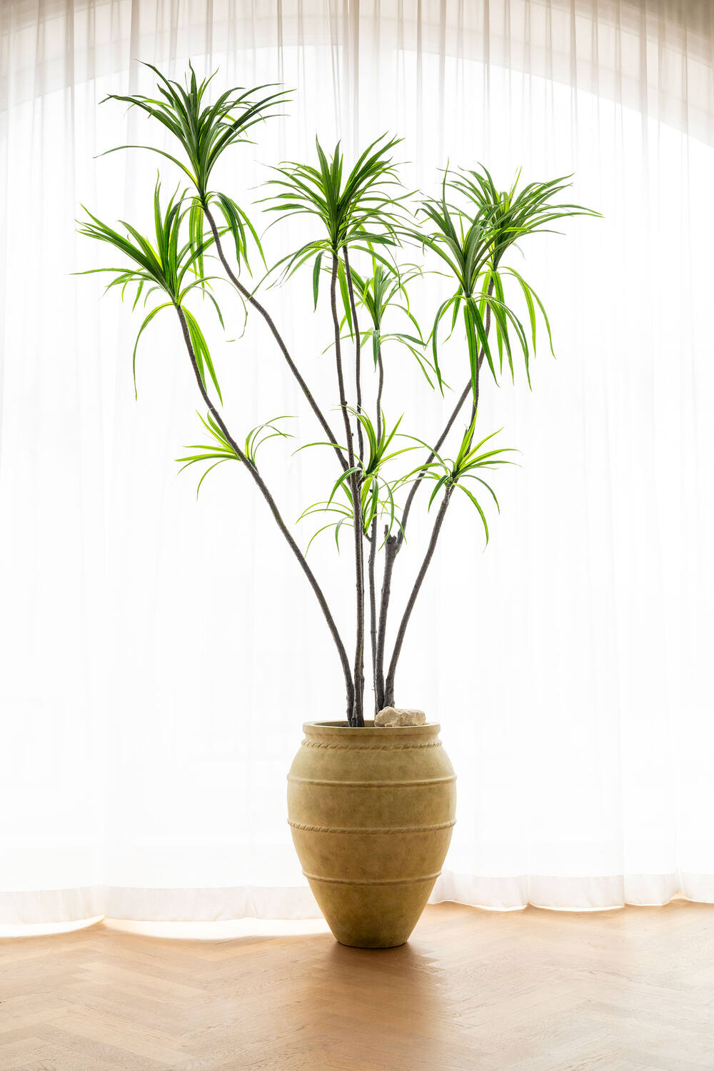 
High-quality Indoor/Outdoor Planter "The Vessel Romera" - 38 x 48 cm diameter