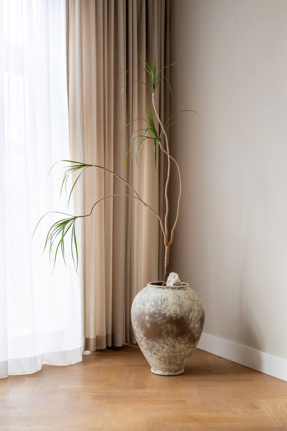 
High-Quality Indoor/Outdoor Plant Pot "The Vessel Mina" - Ø 40 x 50 cm
