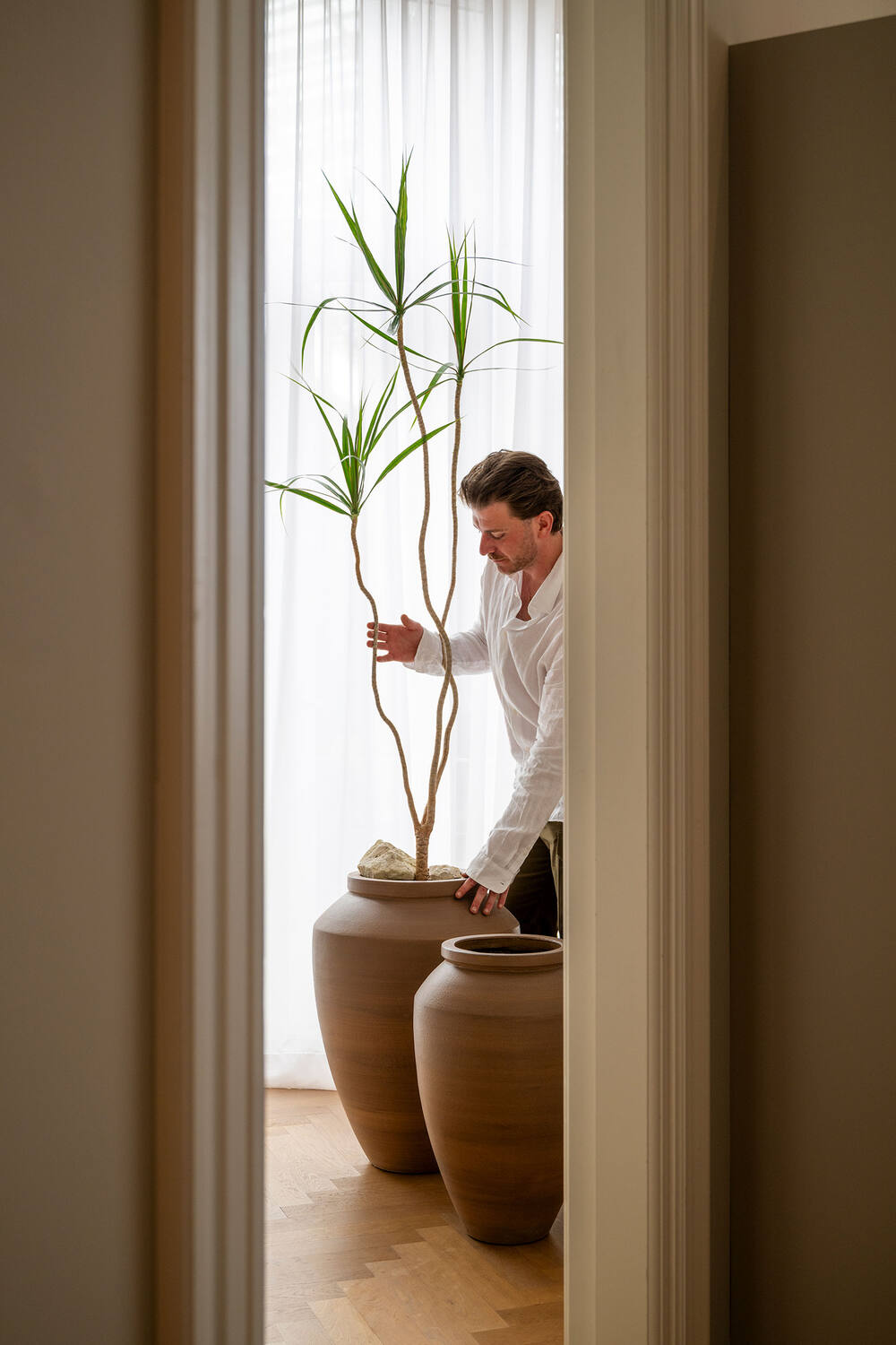 
High-Quality Indoor/Outdoor Plant Pot "The Vessel Mina" - Ø 40 x 60 cm