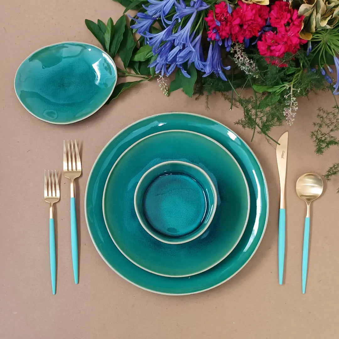 
Assiette à salade et à dessert «Riviera», fabriquée à la main - Azur