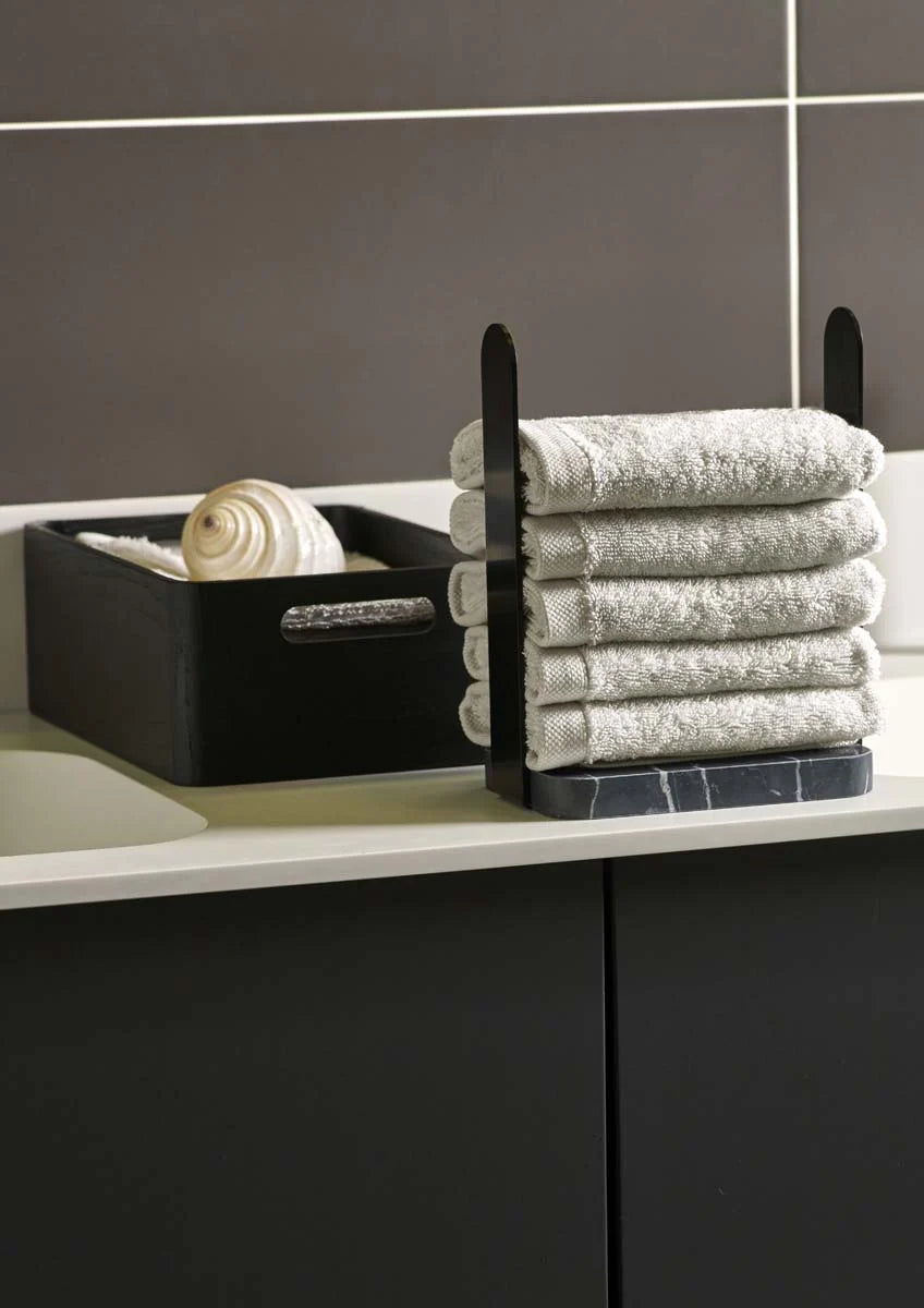 
Luxurious, handcrafted guest towel holder "Nero Lux II" for wall mounting, Black