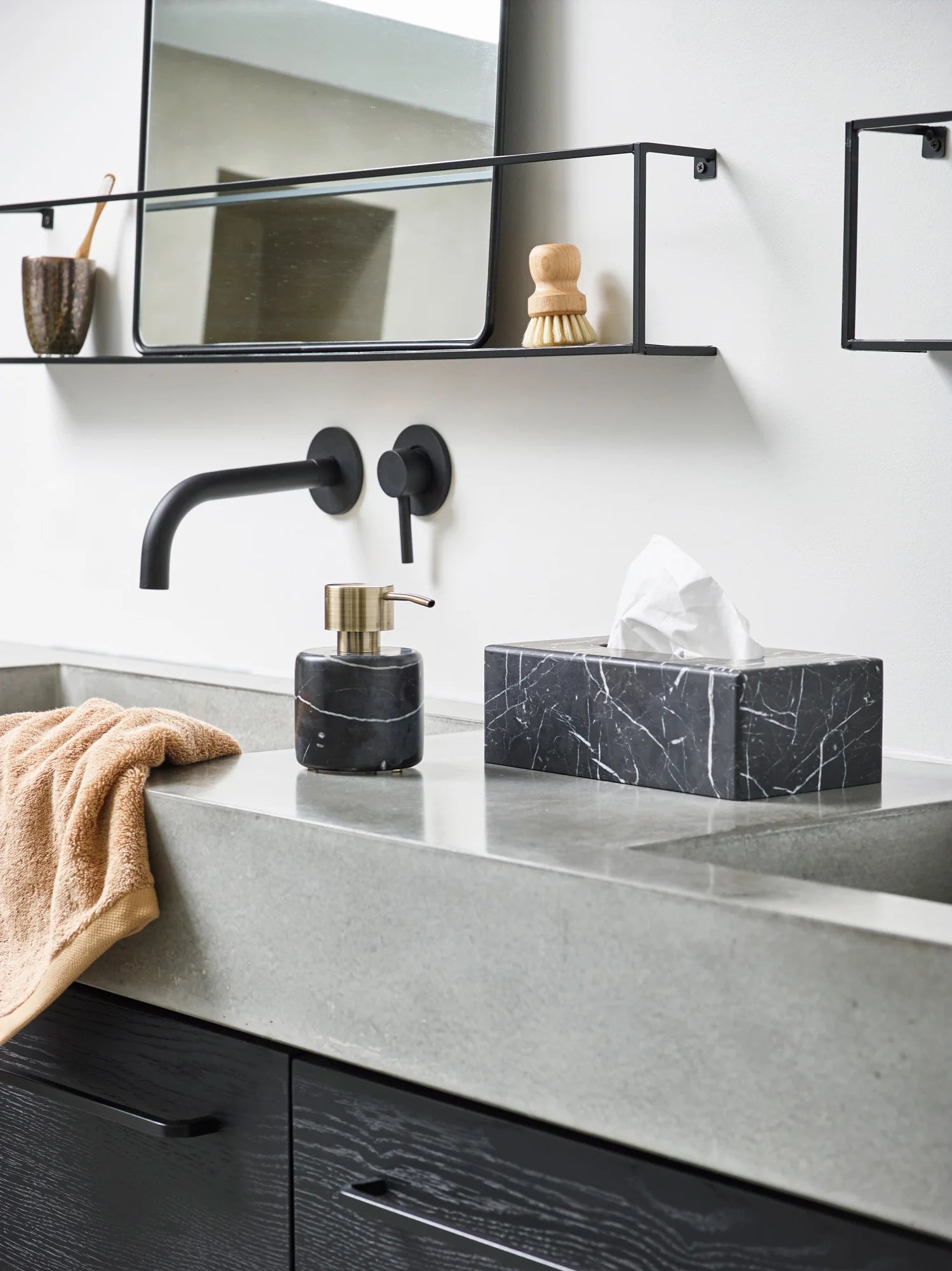 
Boîte à mouchoirs de luxe faite à la main « Nero Lux » en marbre, noire