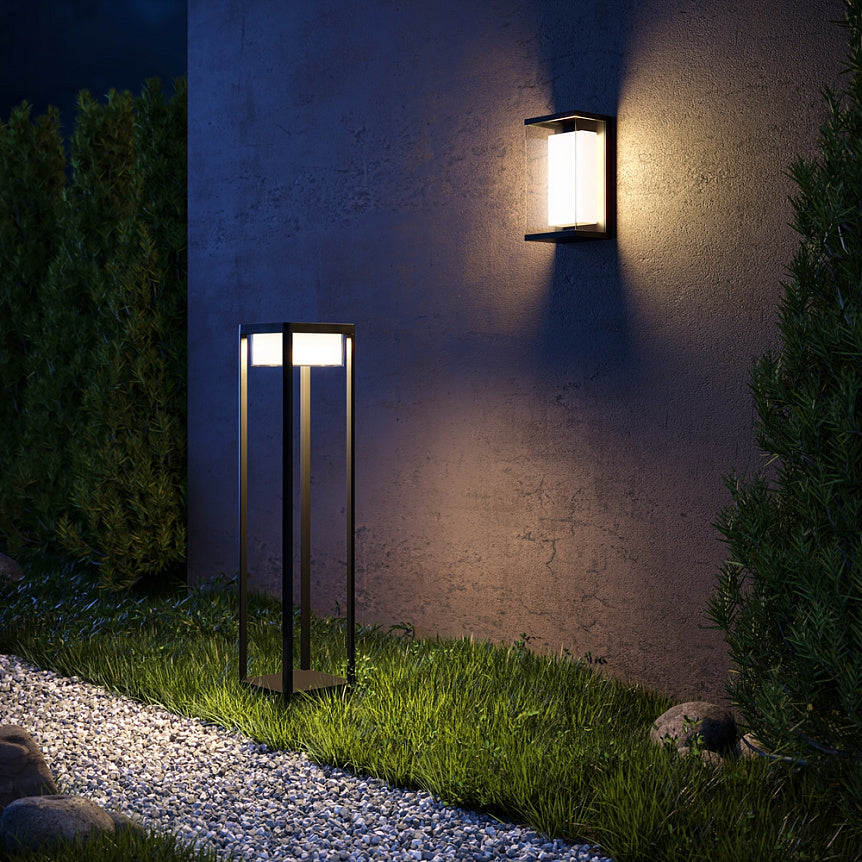 
"Baker Street" LED Outdoor Floor Lamp