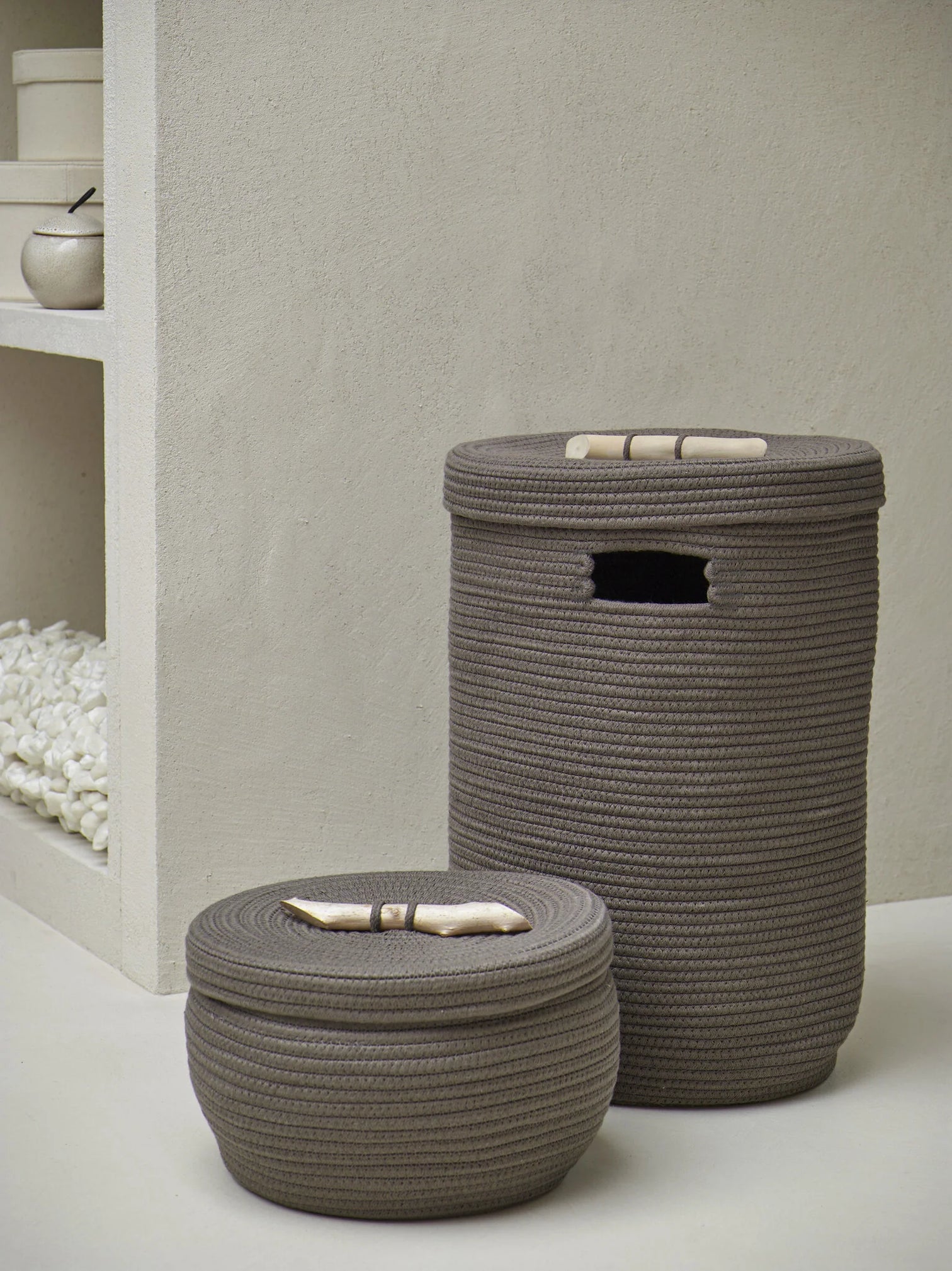
Panier de rangement design « Otis » avec couvercle, Gris-brun