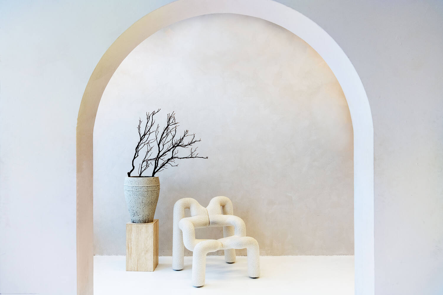 
High-quality indoor/outdoor planter "Mediterranean Artemis" - Chalk White / Ø 54 x 69 cm