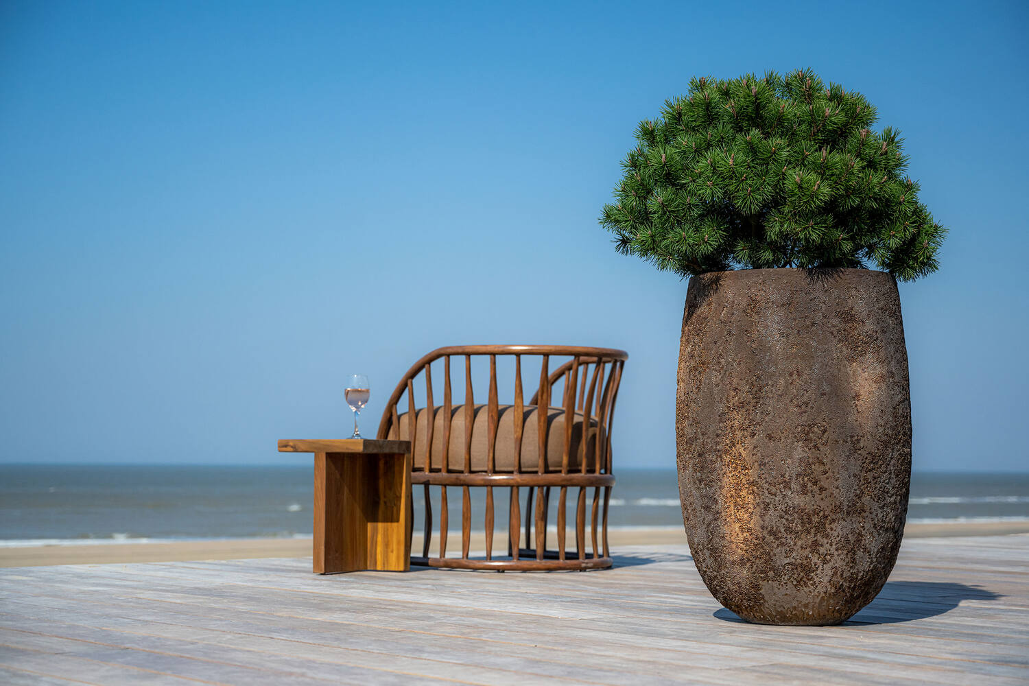 
Premium Indoor/Outdoor Planter "Oyster Belon" - Imperial Brown