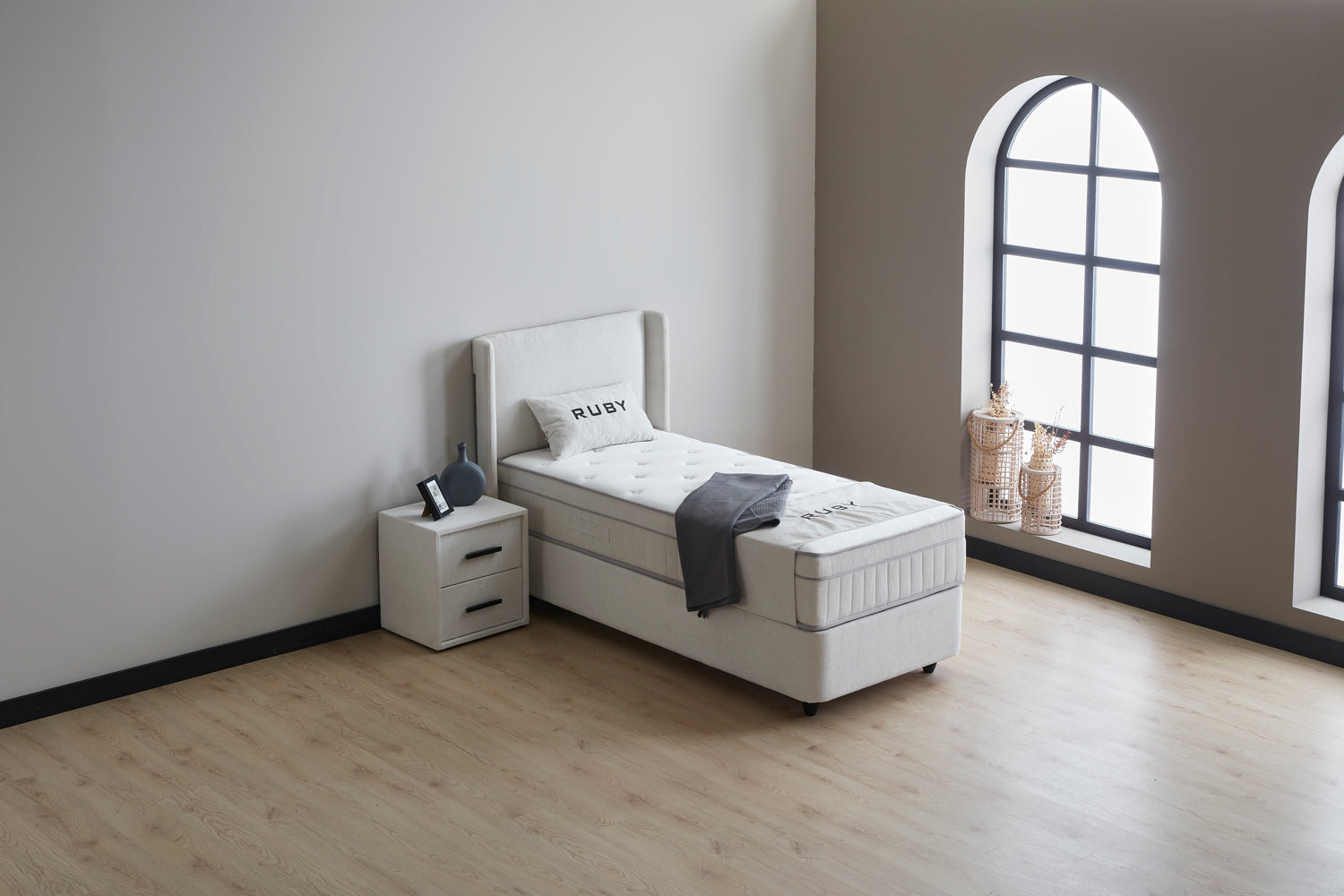 
Premium Single Box Spring Bed "Ruby" incl. Mattress & Topper - Without accessories