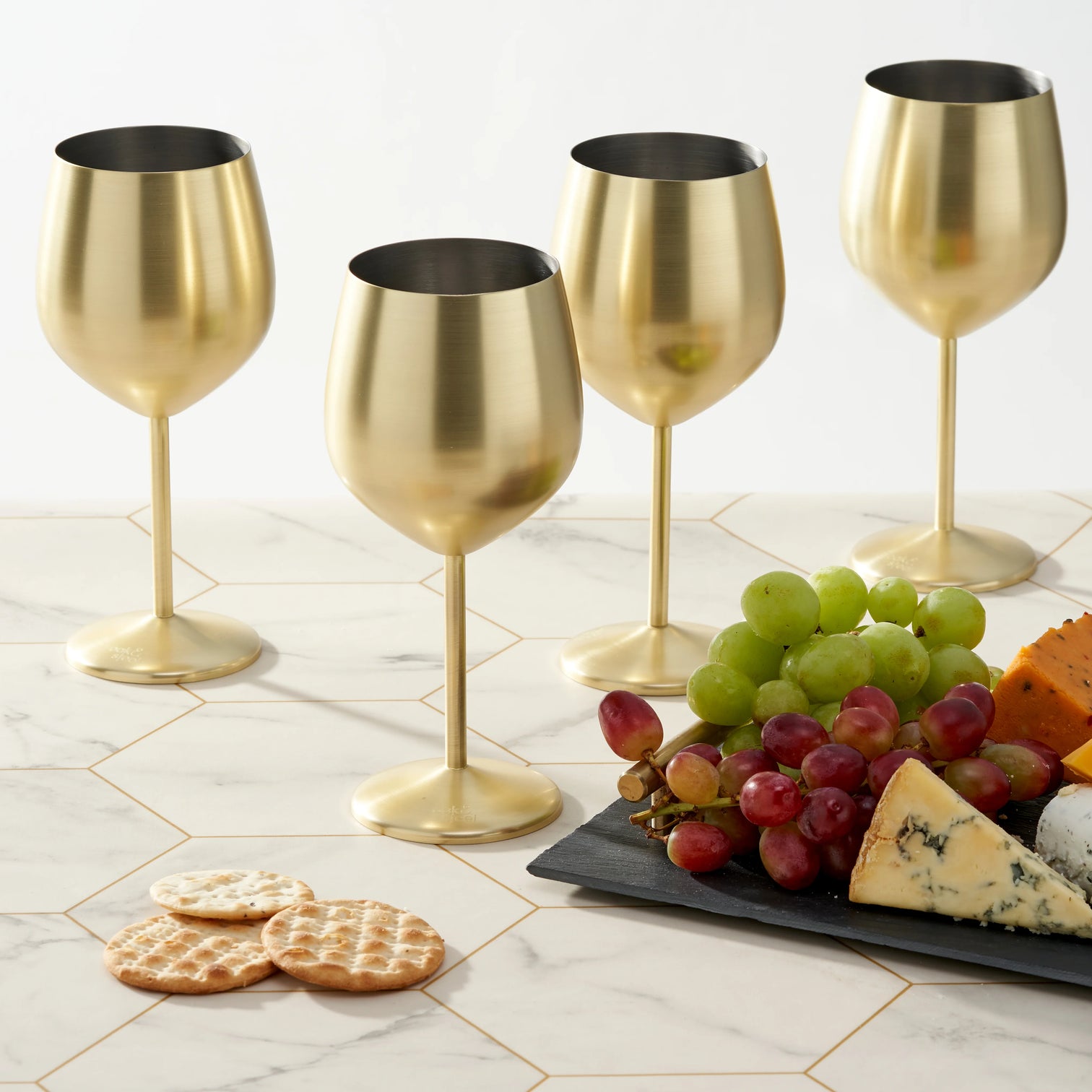 
4-piece set of unbreakable "Steel" stainless steel wine glasses, 500 ml - Matte gold