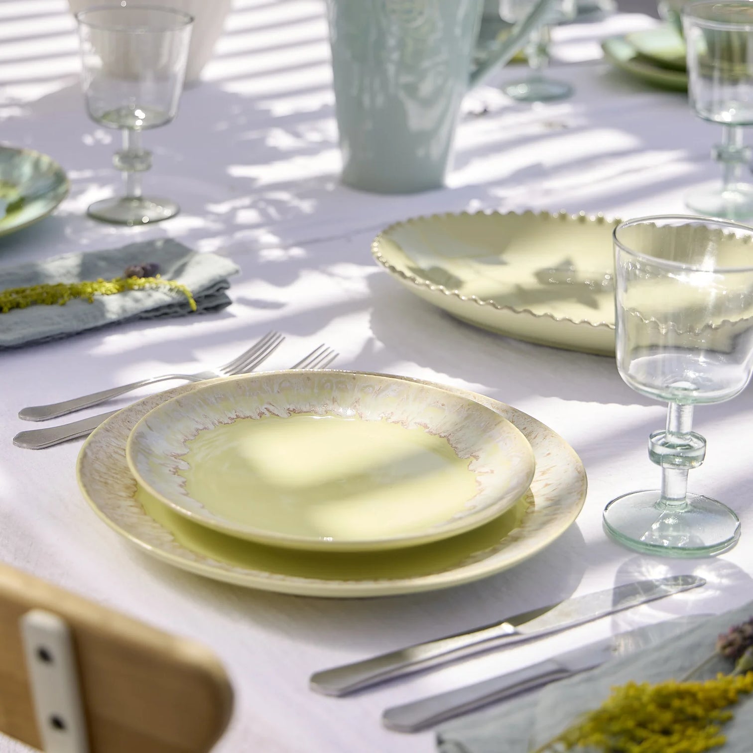 
Service de table artisanal « Taormina Yellow », 4 personnes, 12 pièces