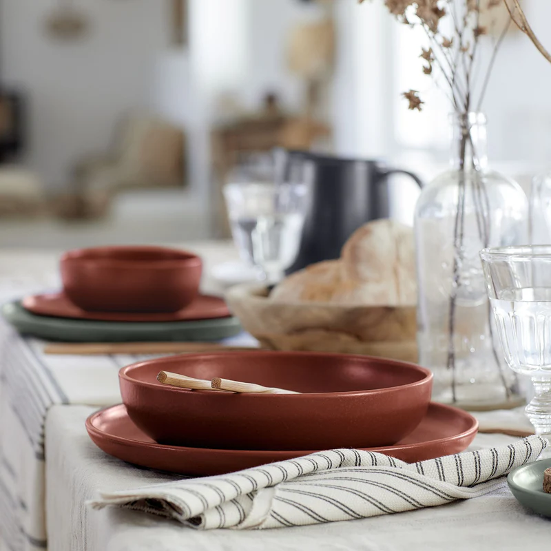 
Handmade dinner plate "Pacifica" - Cayenne Red