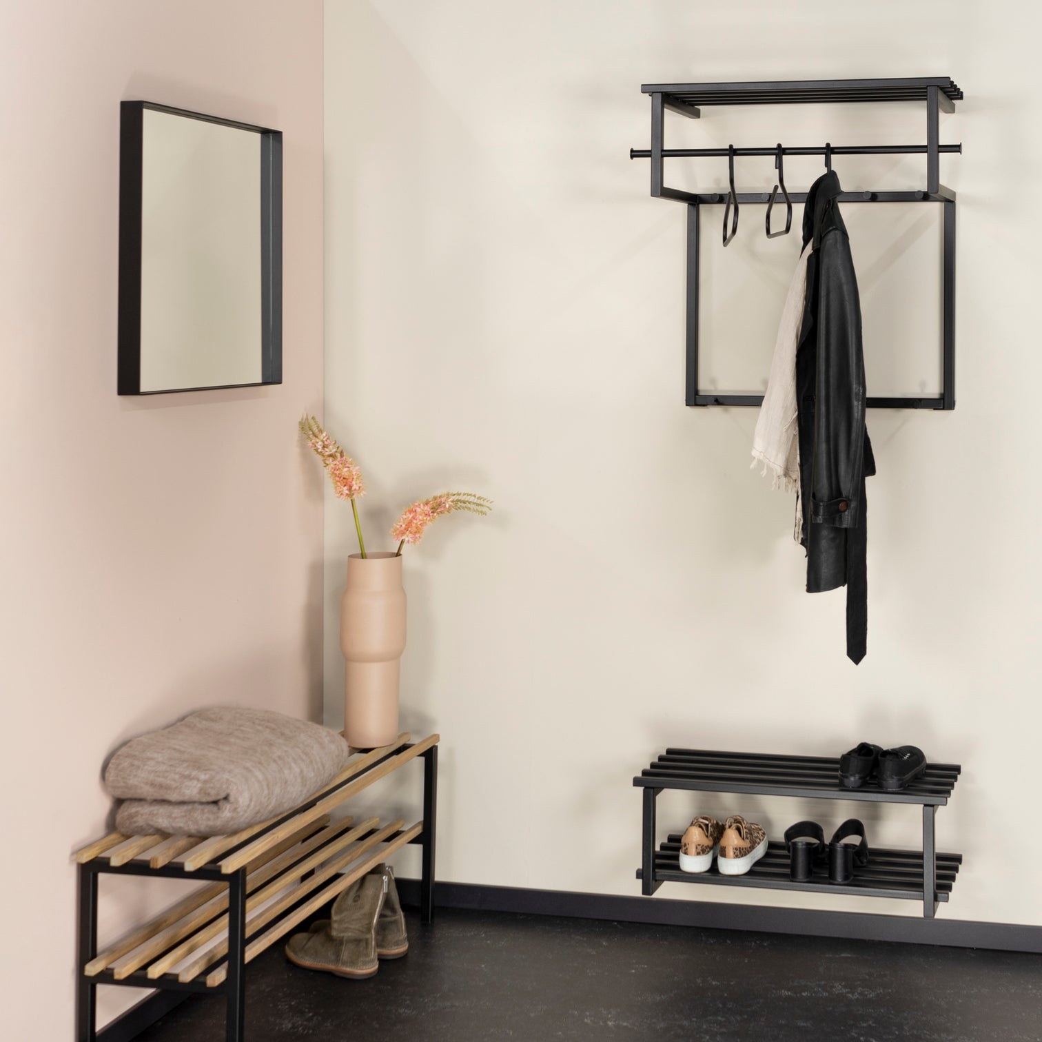 
Designer Shoe Rack "Rizzoli" - Black