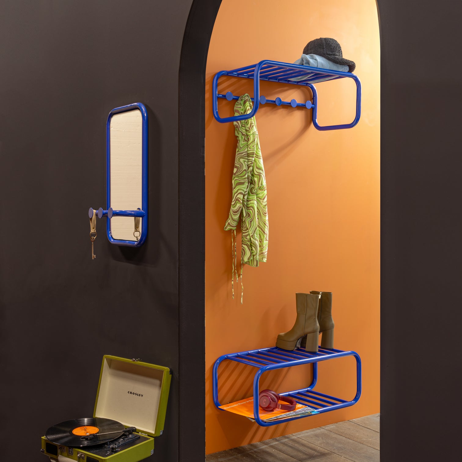 
"Retro" Shoe Rack for Wall Mounting - Ultramarine