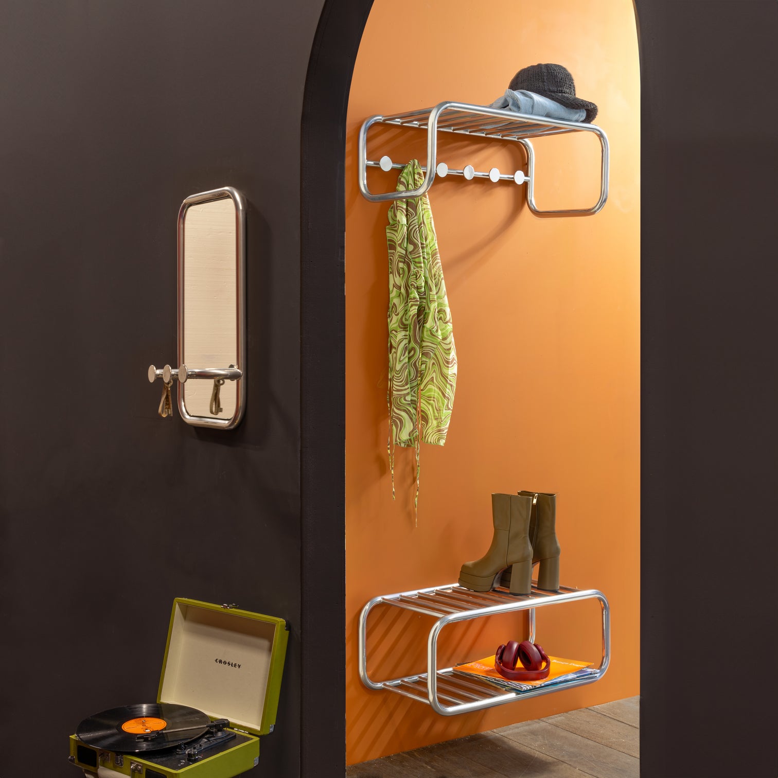 
"Retro" Shoe Rack for Wall Mounting - Groovy Chrome