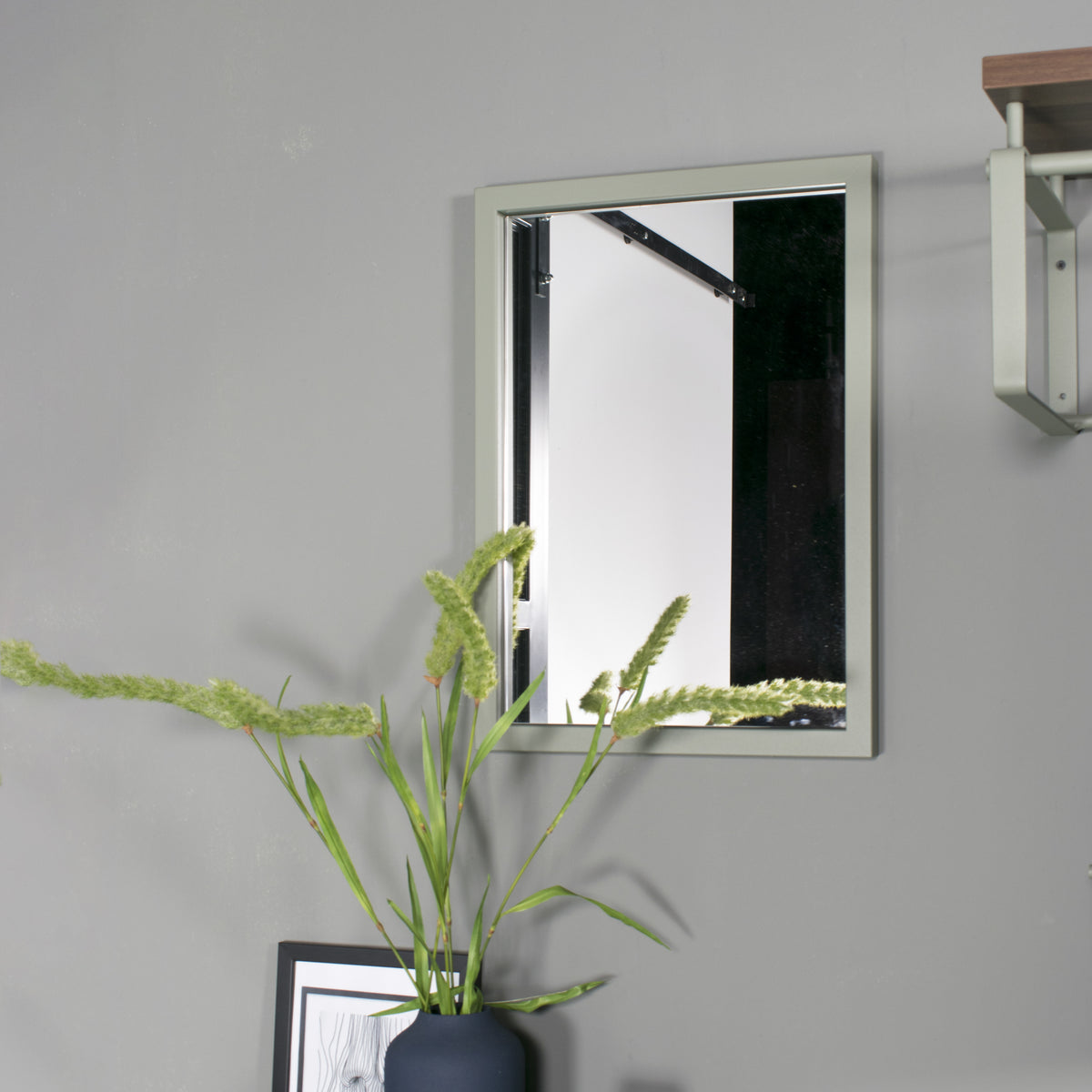 
Specchio da parete di design „Senza“ 40 x 55 cm - Verde polveroso