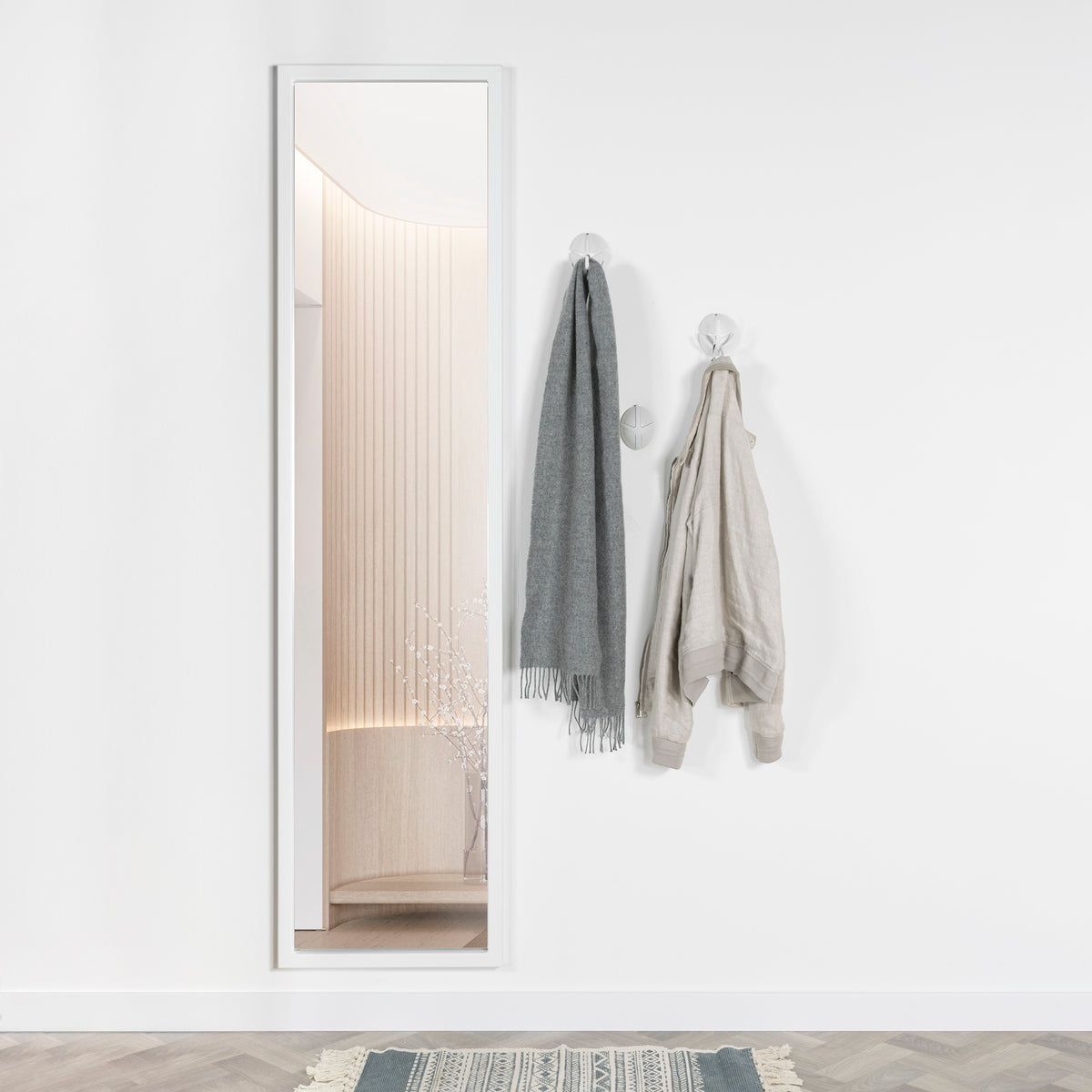 
Specchio a figura intera di design „Senza“ 185 x 46 cm - Bianco