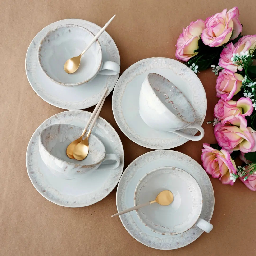
Tasse à thé et à café artisanale « Taormine » avec soucoupe - Blanc avec bordure en or 18 carats