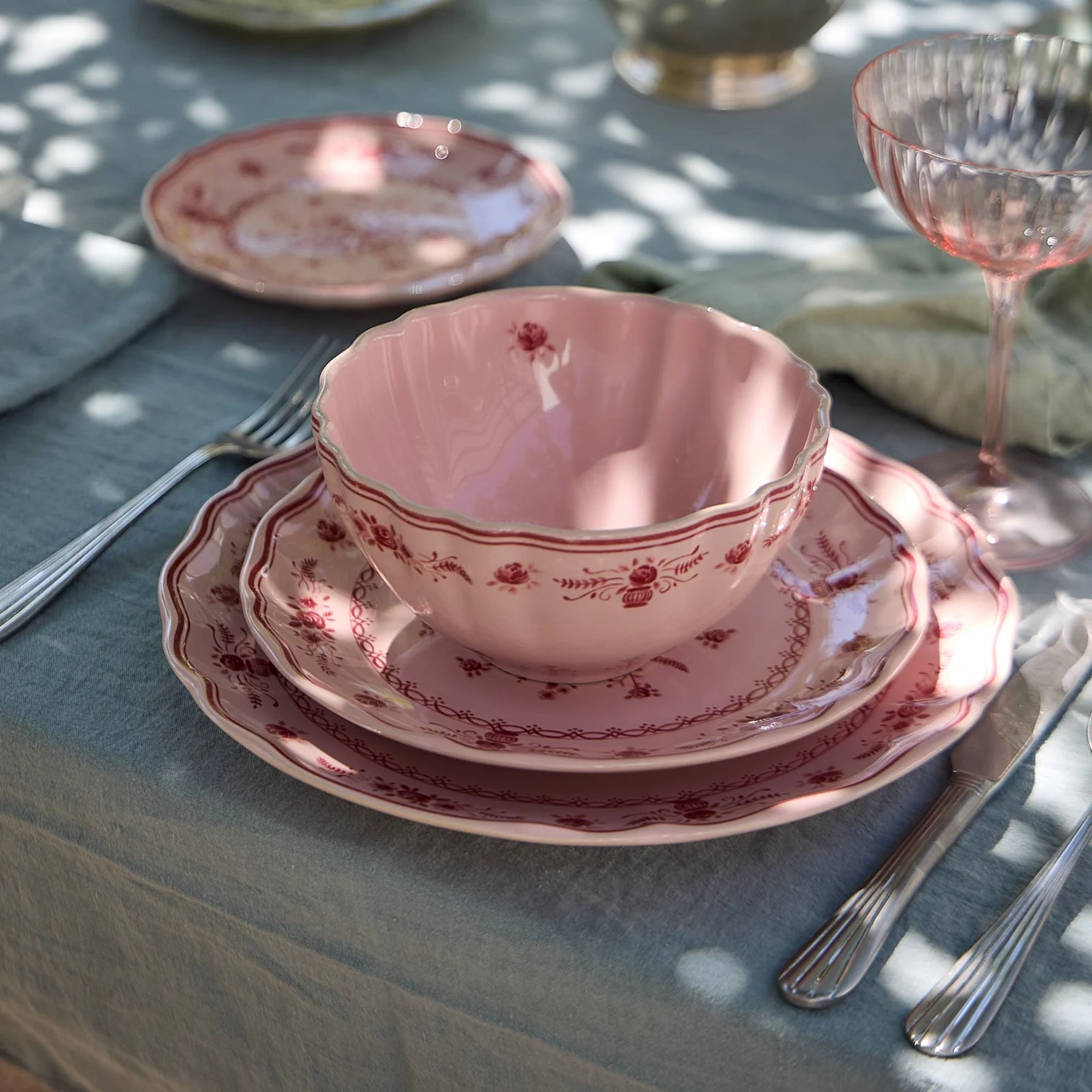 
Handmade Dinnerware Set "Vila", Pink & Red, 12-piece