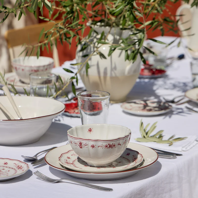 
Handmade Salad & Dessert Plate "Vila" - White & Red