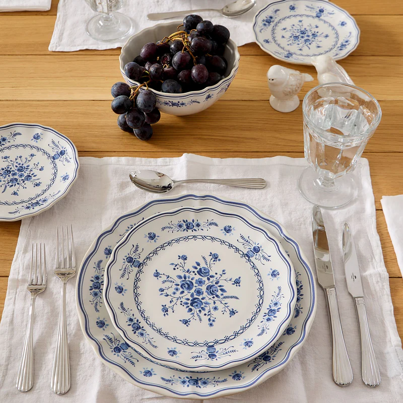 
Handmade Dinner Plate "Vila" - White & Blue