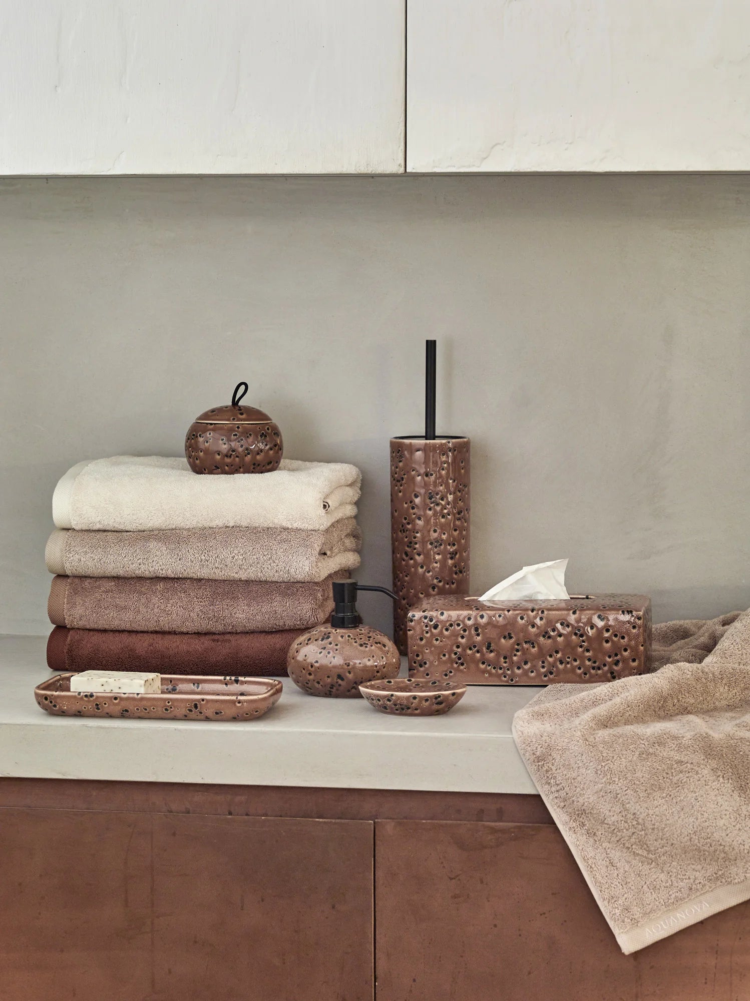 
Handmade Designer Ceramic Soap Dish "Ugo", Camel