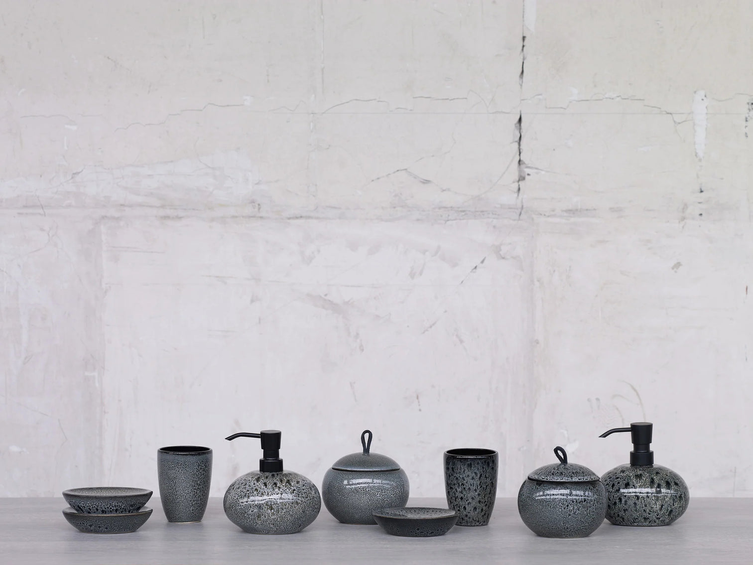 
Handmade ceramic design soap dish "Ugo", Black Olive