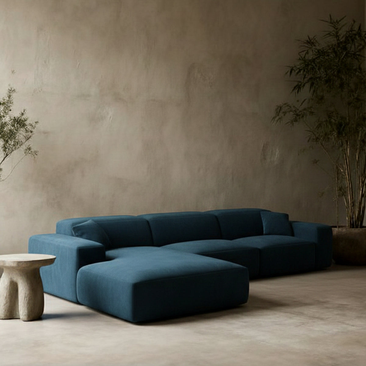 
Divano angolare di design a 4 posti „Alviera“ con funzione relax, rivestimento in velluto - Rivestimento in raso blu reale / Elemento angolare sinistro
