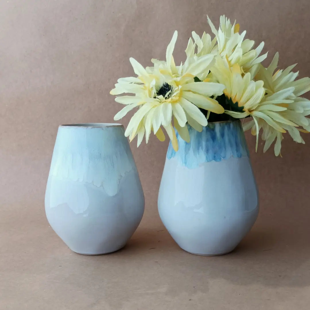 
Handmade Stoneware Vase "Brisa" - Salt