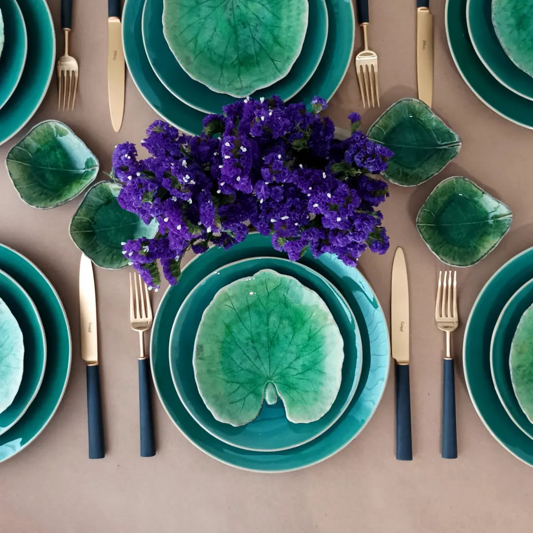 
Handmade Bread & Aperitif Plate "Riviera Alchemille Leaf" - Tomato