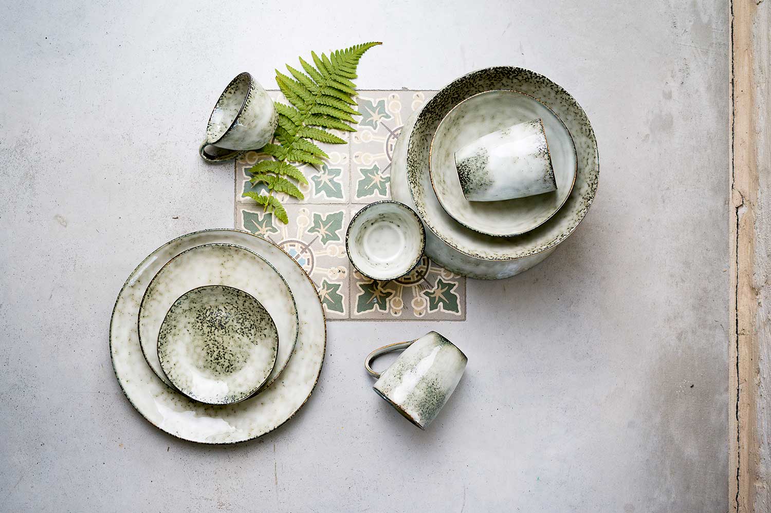 
Handmade Dinnerware Set "Verdastro" 24-piece
