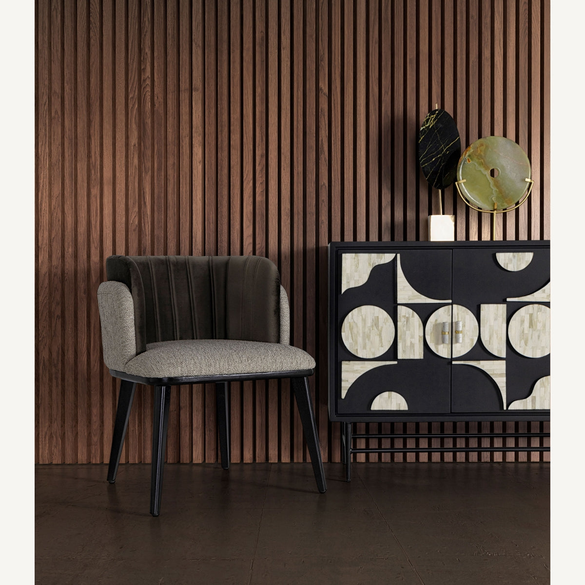 
Grosses Design Dekorationsobjekt „MAB“